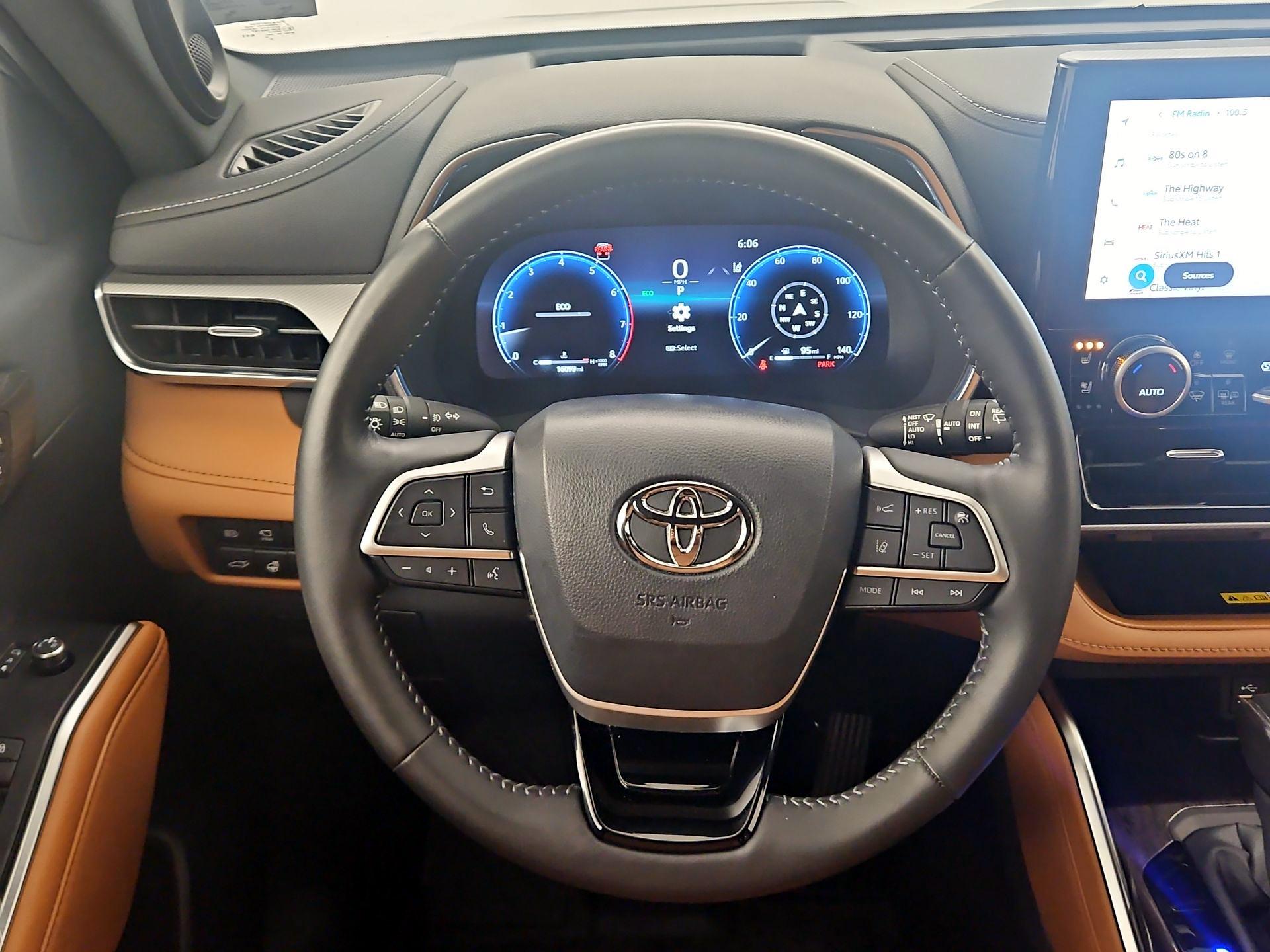 Thumbnail: 2024 Toyota Highlander - 10