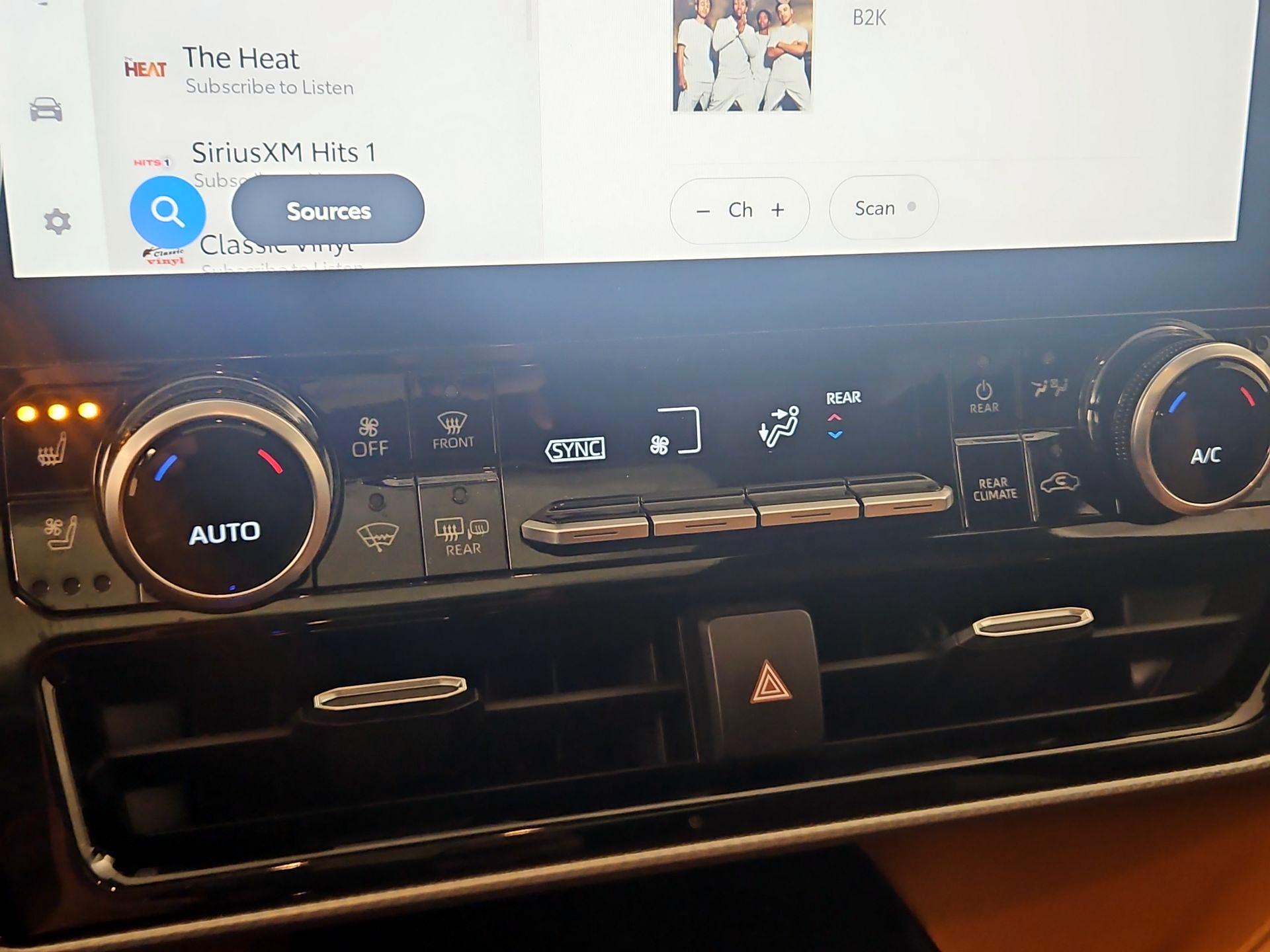 Thumbnail: 2024 Toyota Highlander - 16