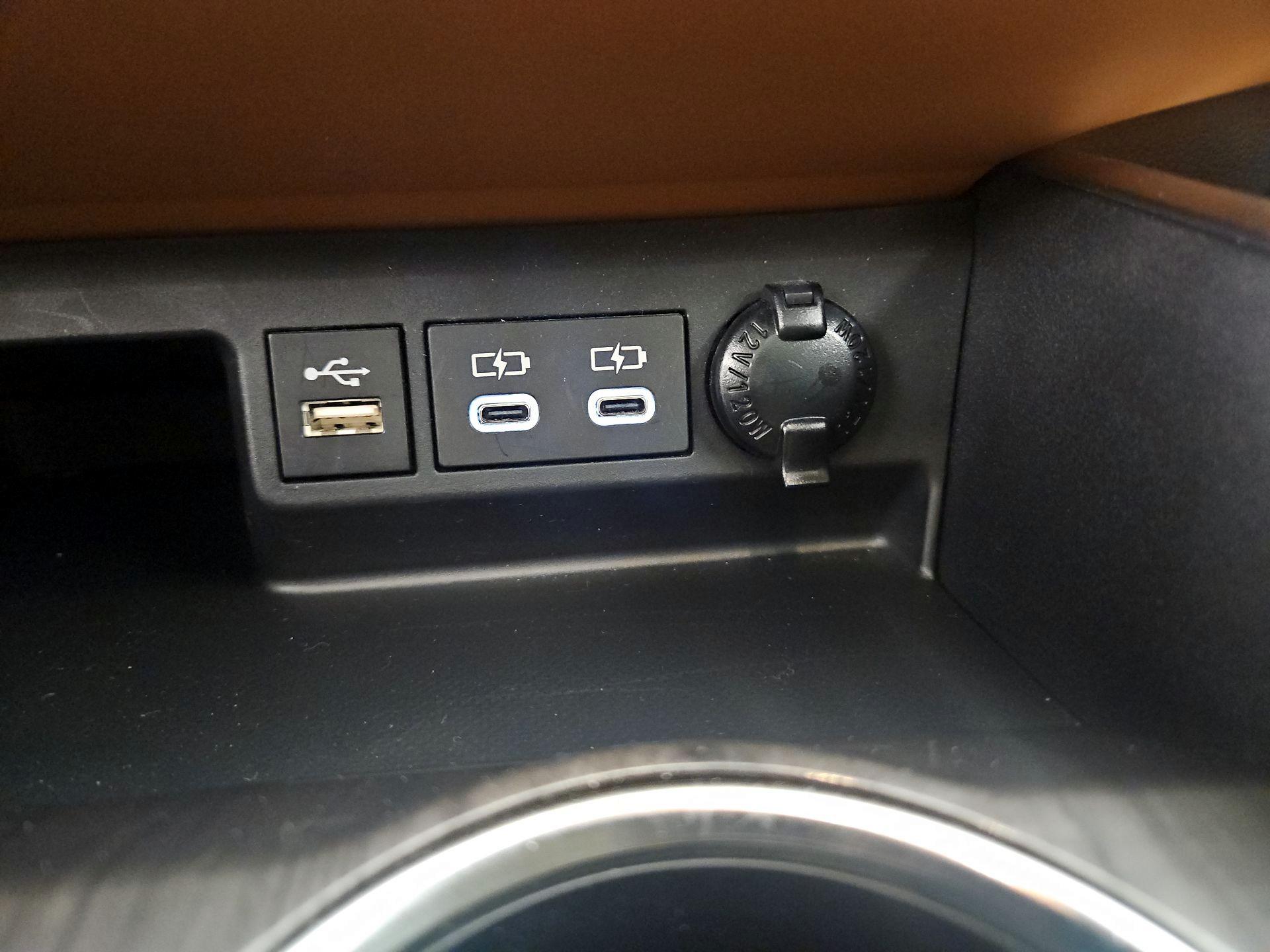 Thumbnail: 2024 Toyota Highlander - 18