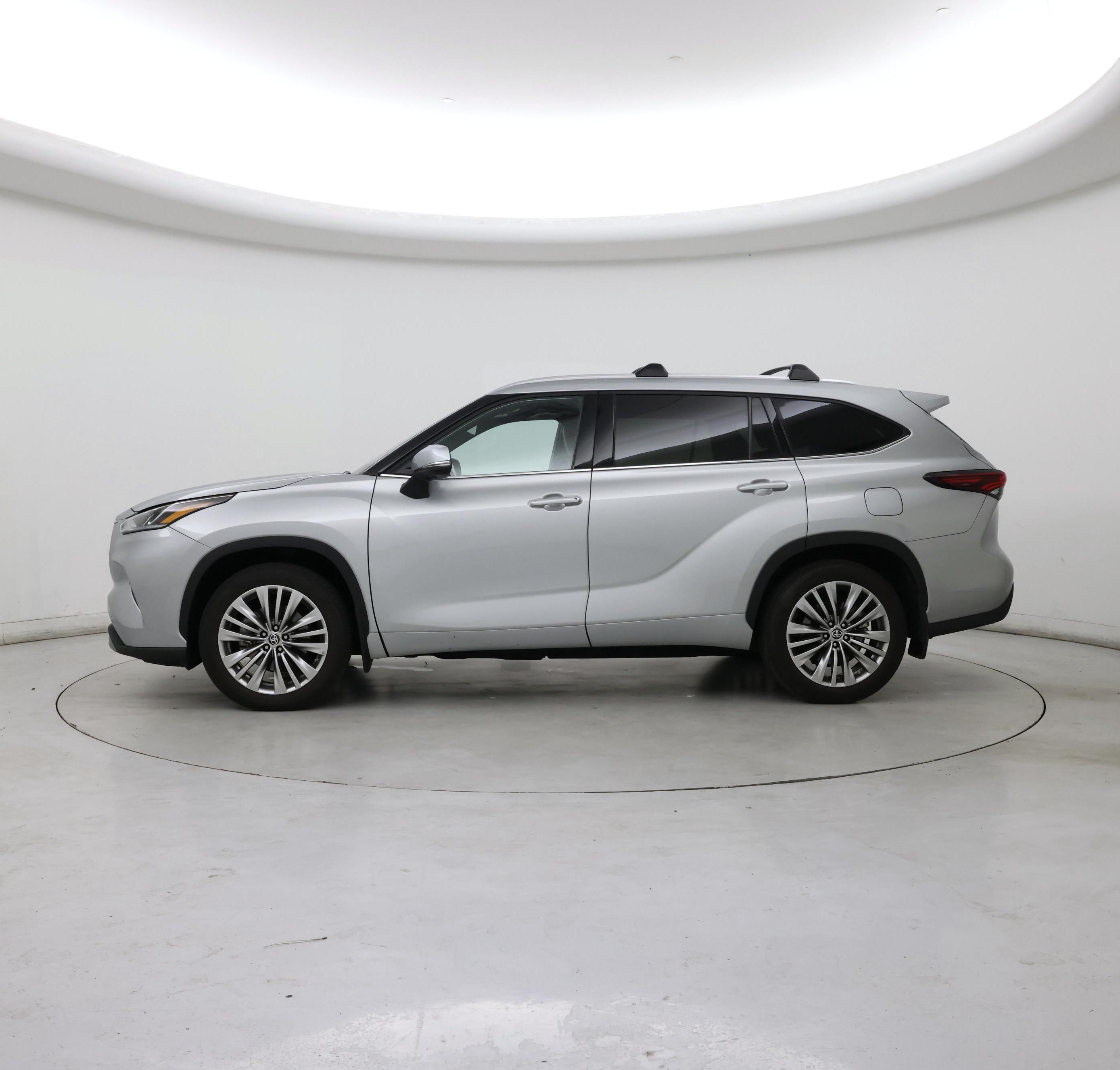 Thumbnail: 2024 Toyota Highlander - 3