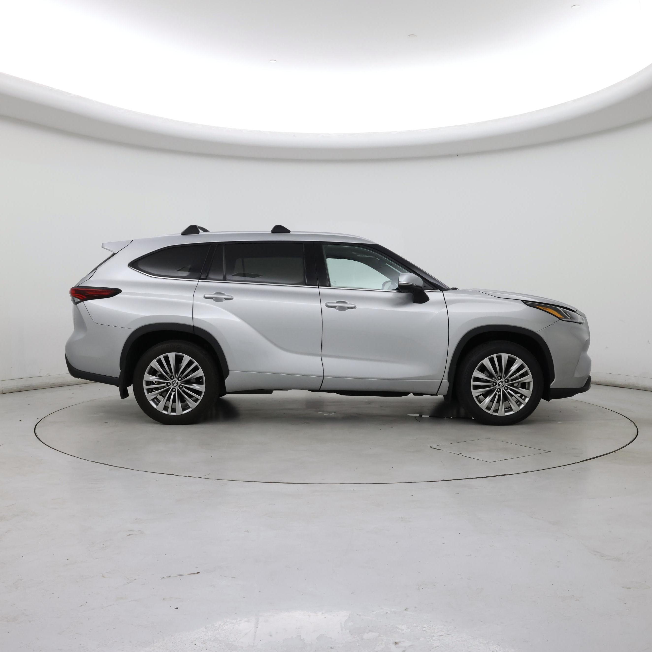 Thumbnail: 2024 Toyota Highlander - 7