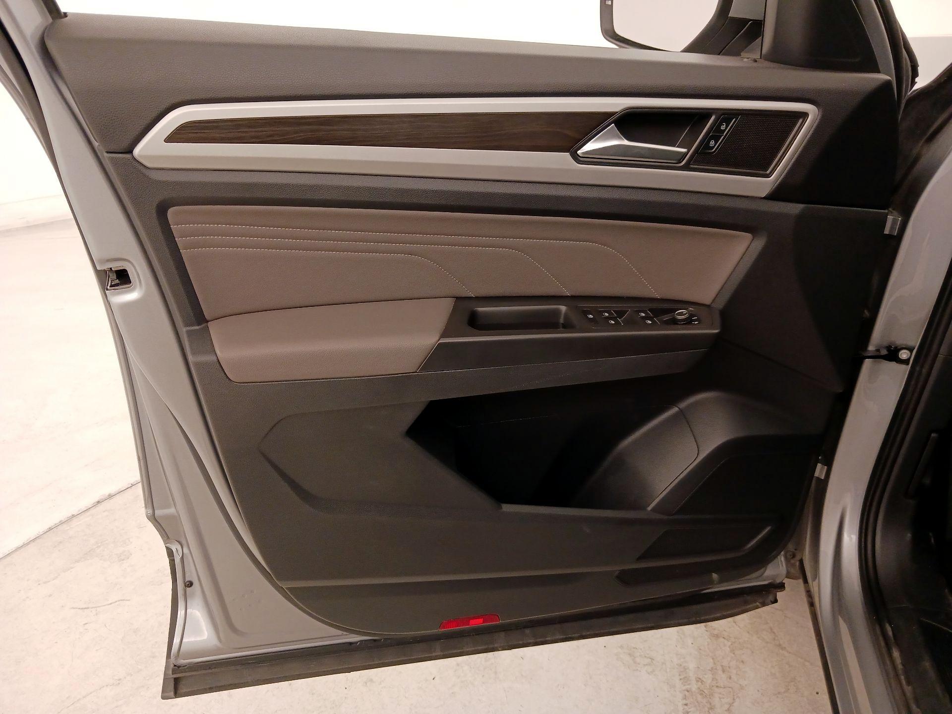 Thumbnail: 2022 Volkswagen Atlas - 12