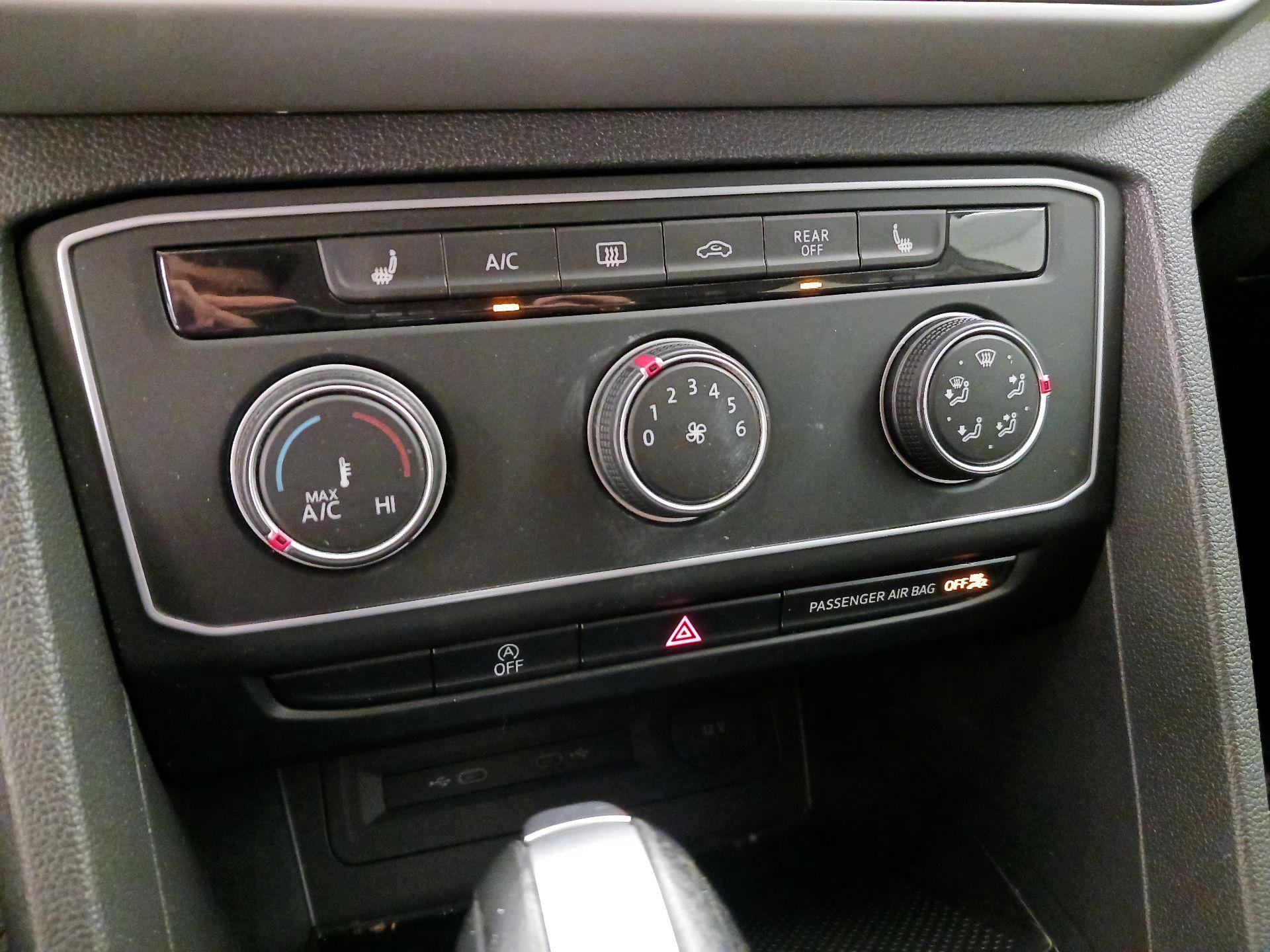 Thumbnail: 2022 Volkswagen Atlas - 17