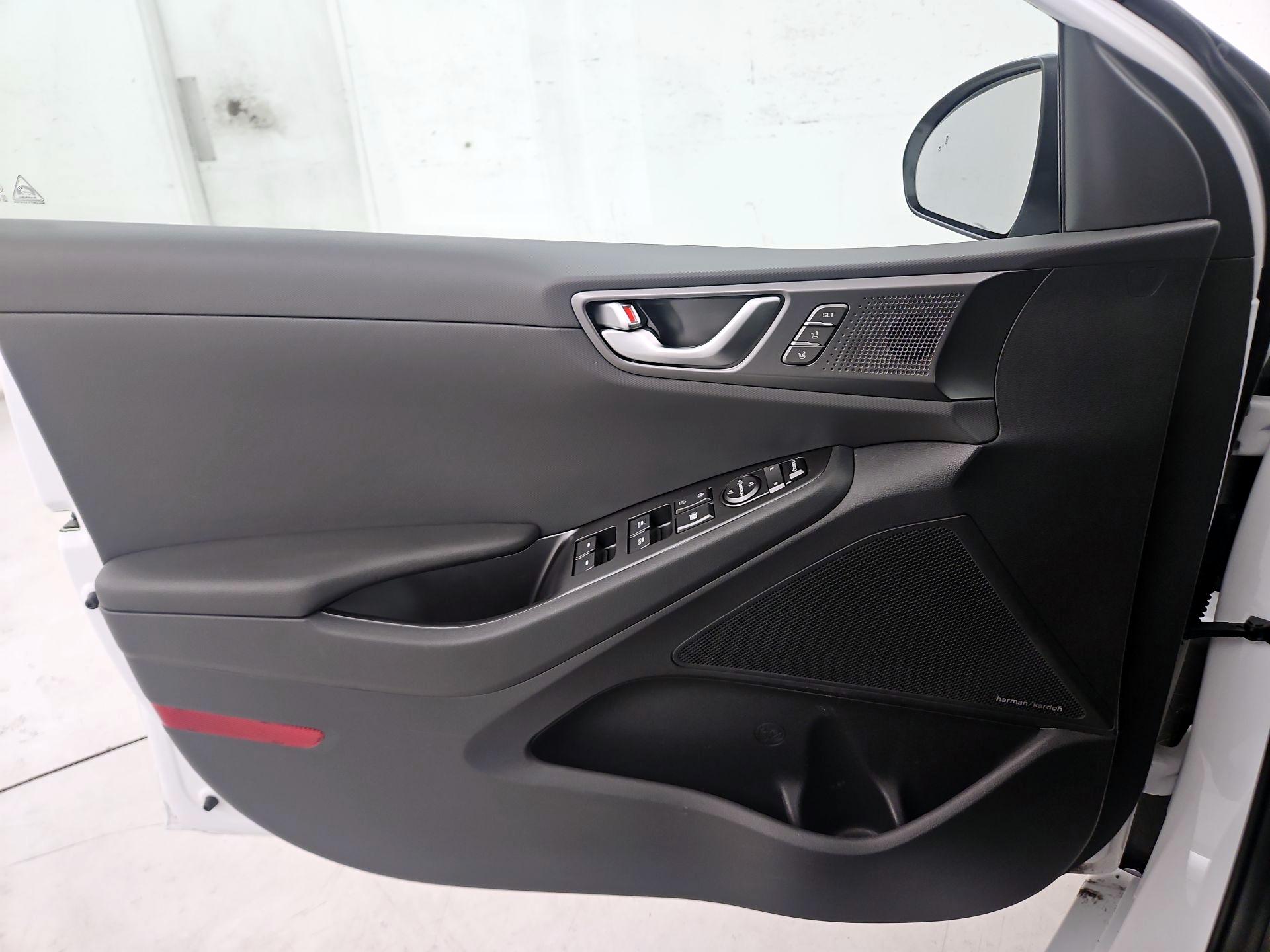 Thumbnail: 2022 Hyundai Ioniq - 12