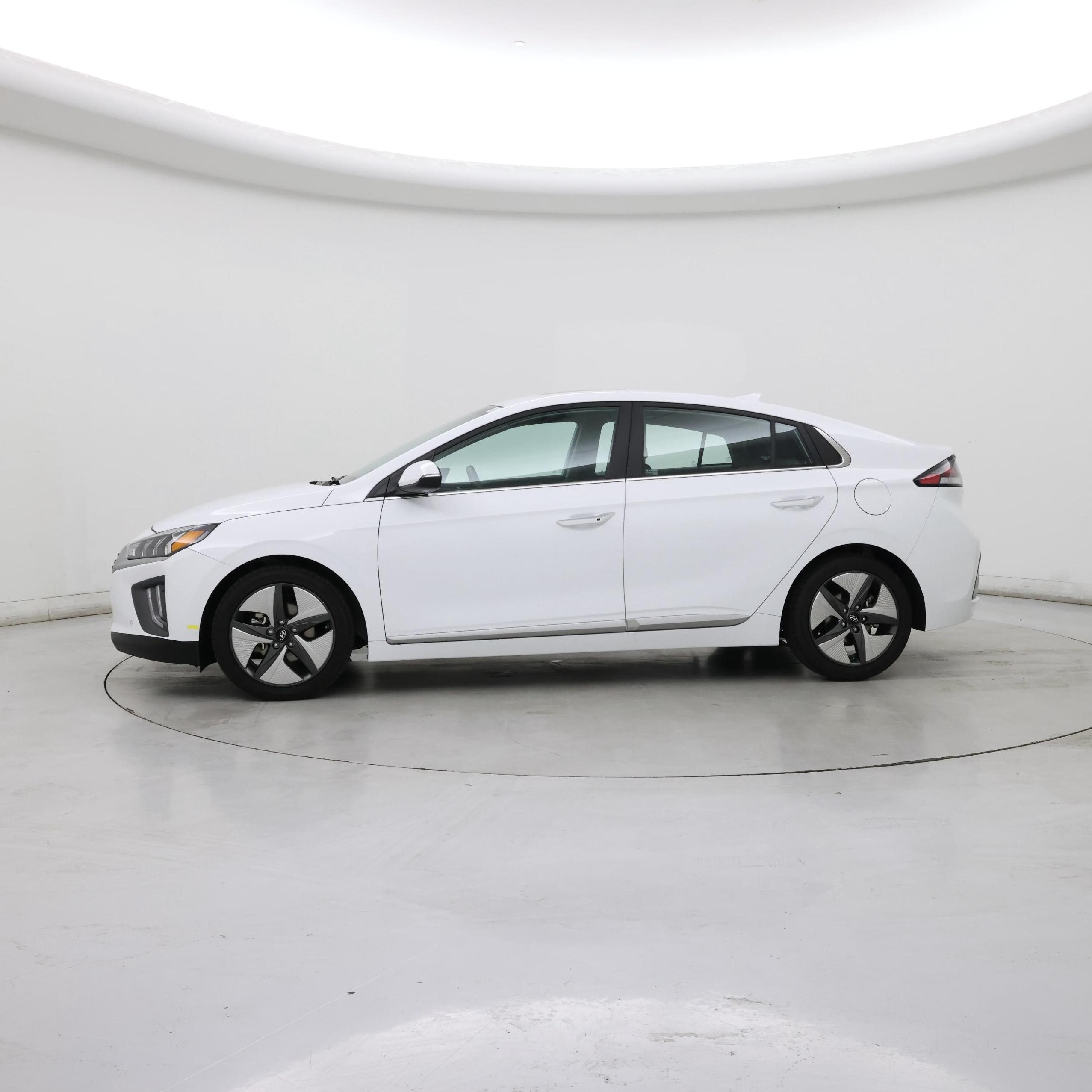 Thumbnail: 2022 Hyundai Ioniq - 3