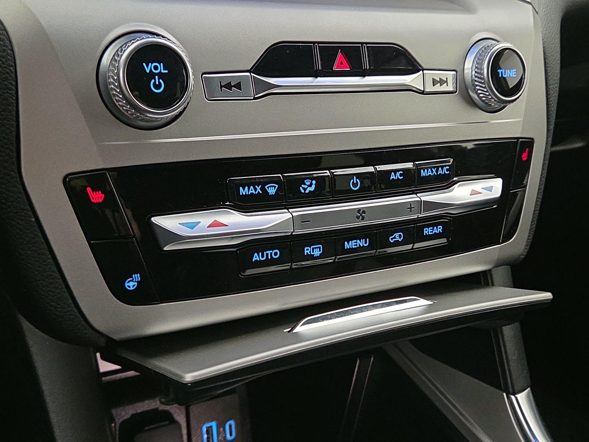 Thumbnail: 2021 Ford Explorer - 17