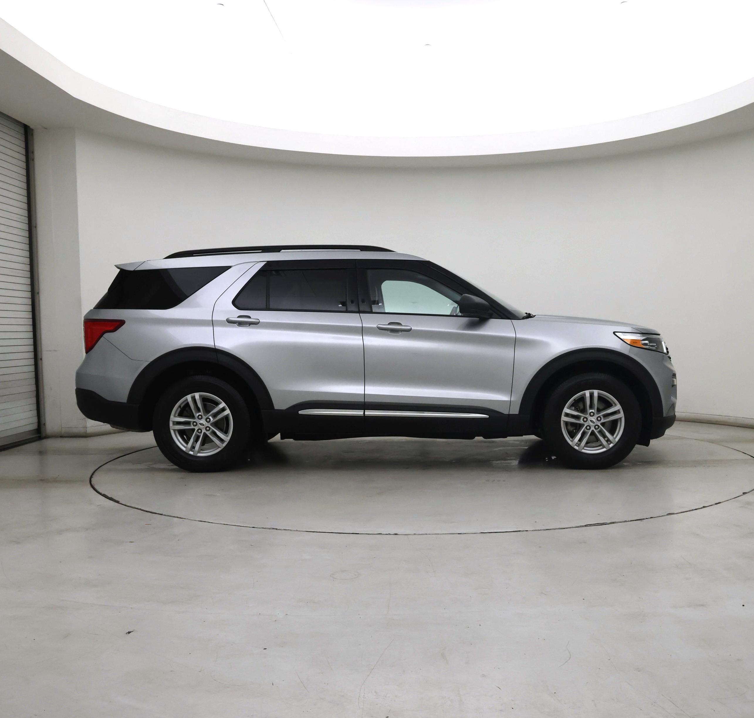 Thumbnail: 2021 Ford Explorer - 7