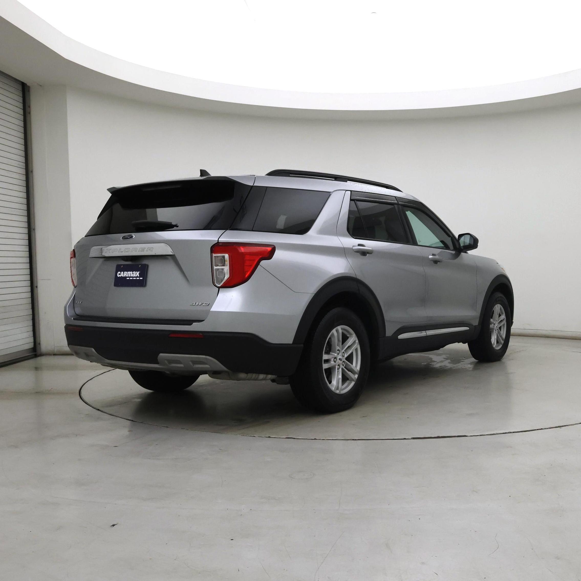 Thumbnail: 2021 Ford Explorer - 8