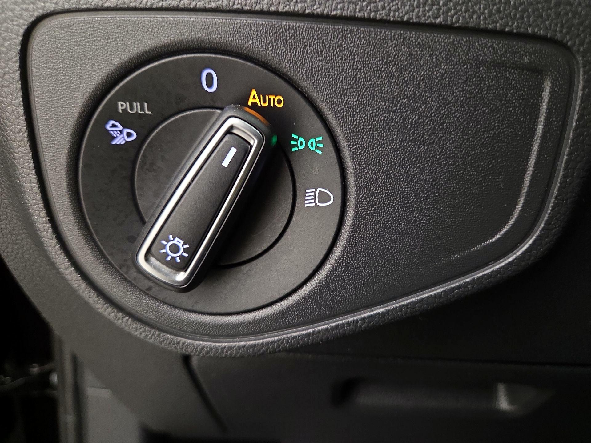 Thumbnail: 2022 Volkswagen Atlas - 13