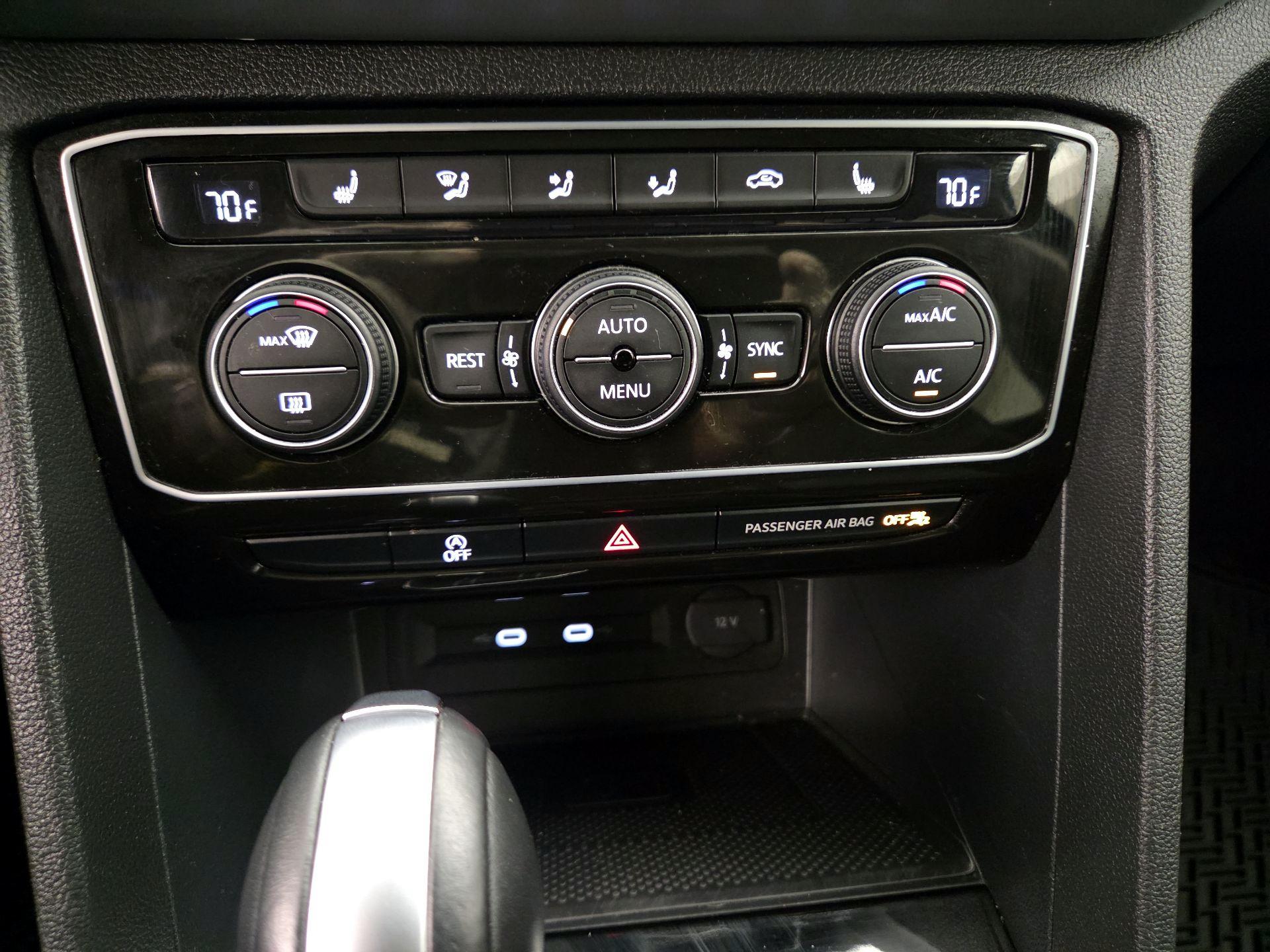 Thumbnail: 2022 Volkswagen Atlas - 16