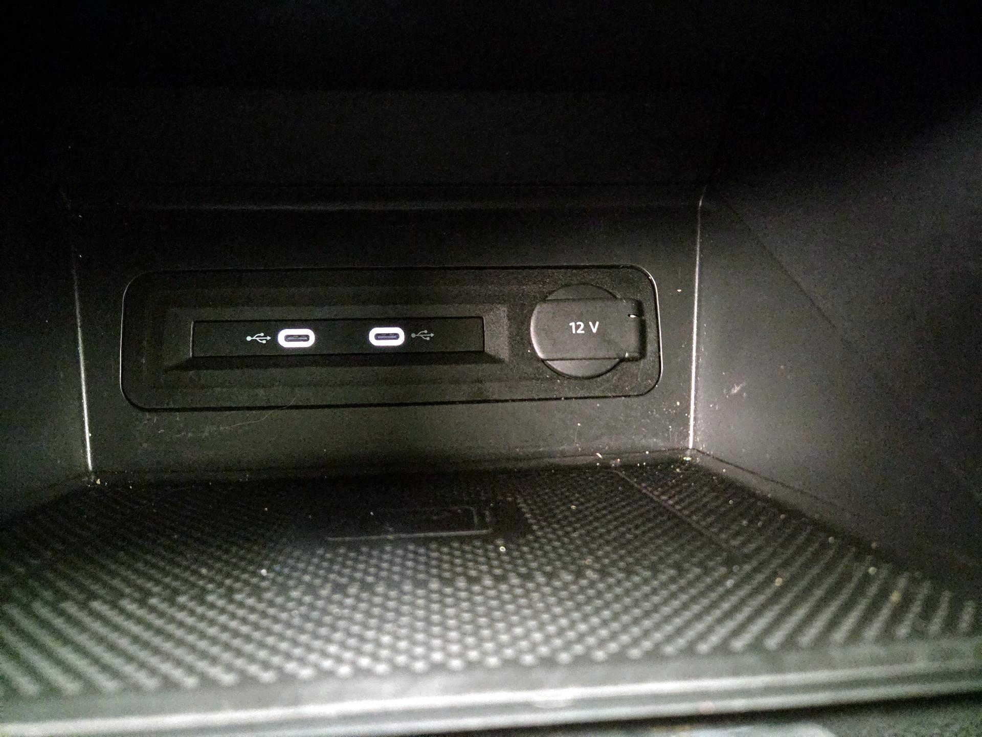 Thumbnail: 2022 Volkswagen Atlas - 18