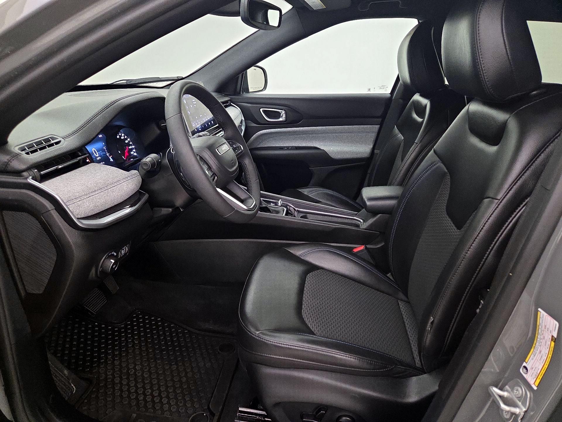 Thumbnail: 2023 Jeep Compass - 11