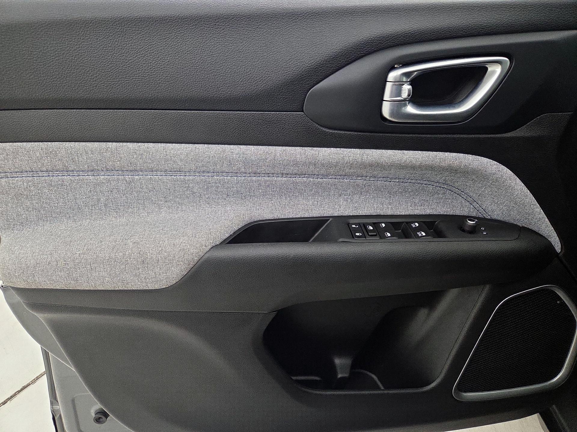 Thumbnail: 2023 Jeep Compass - 12