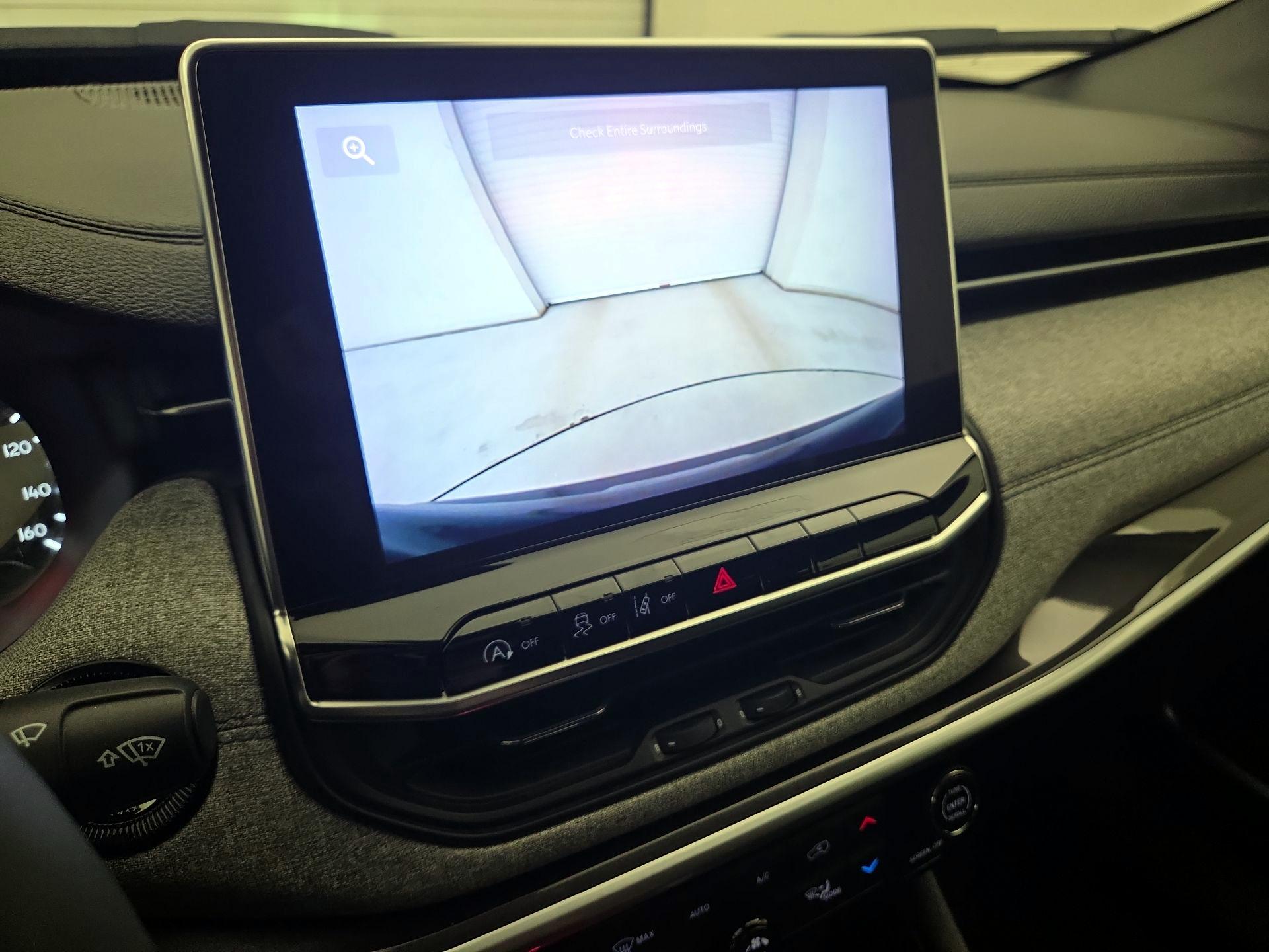 Thumbnail: 2023 Jeep Compass - 14