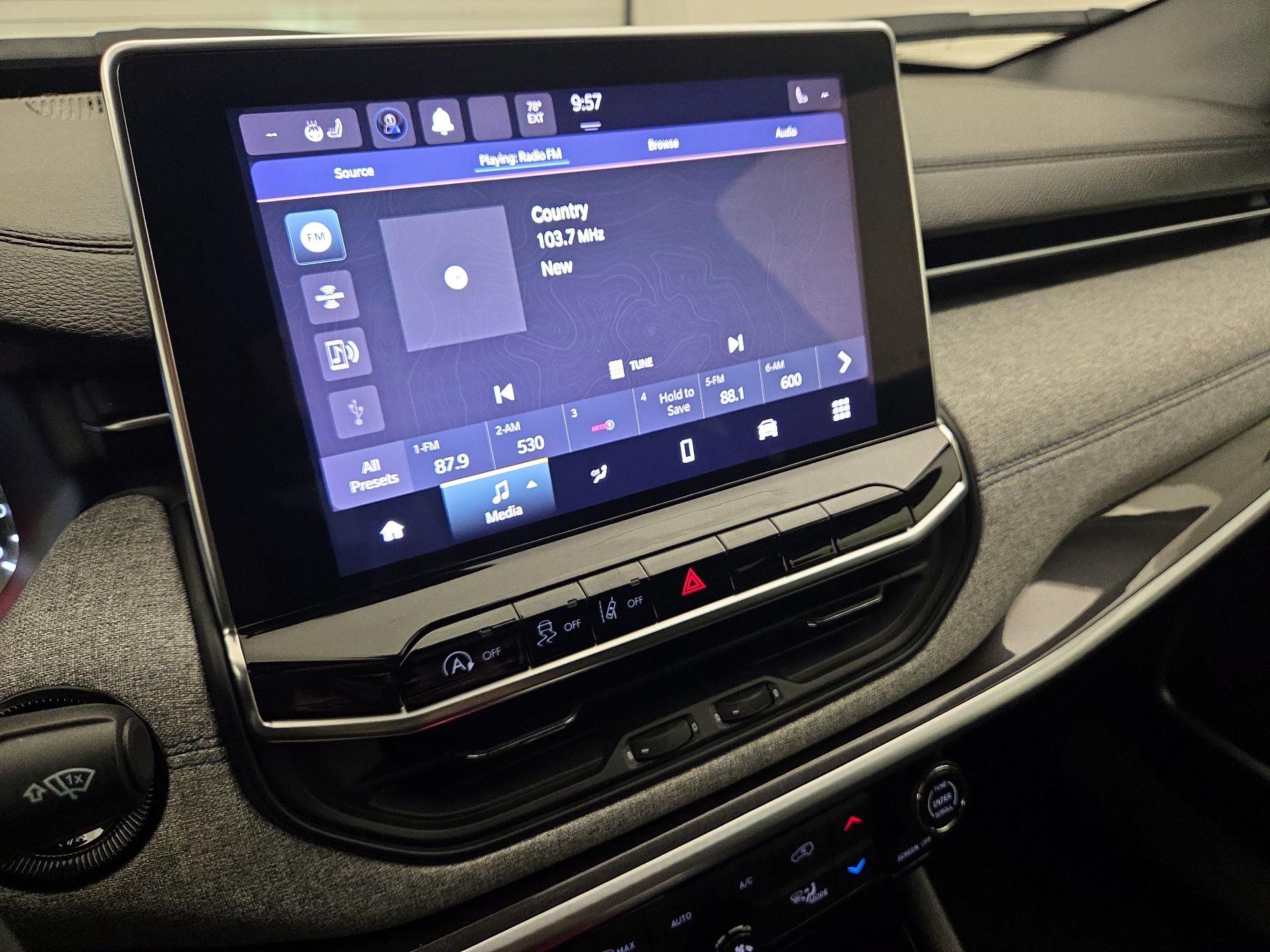 Thumbnail: 2023 Jeep Compass - 15