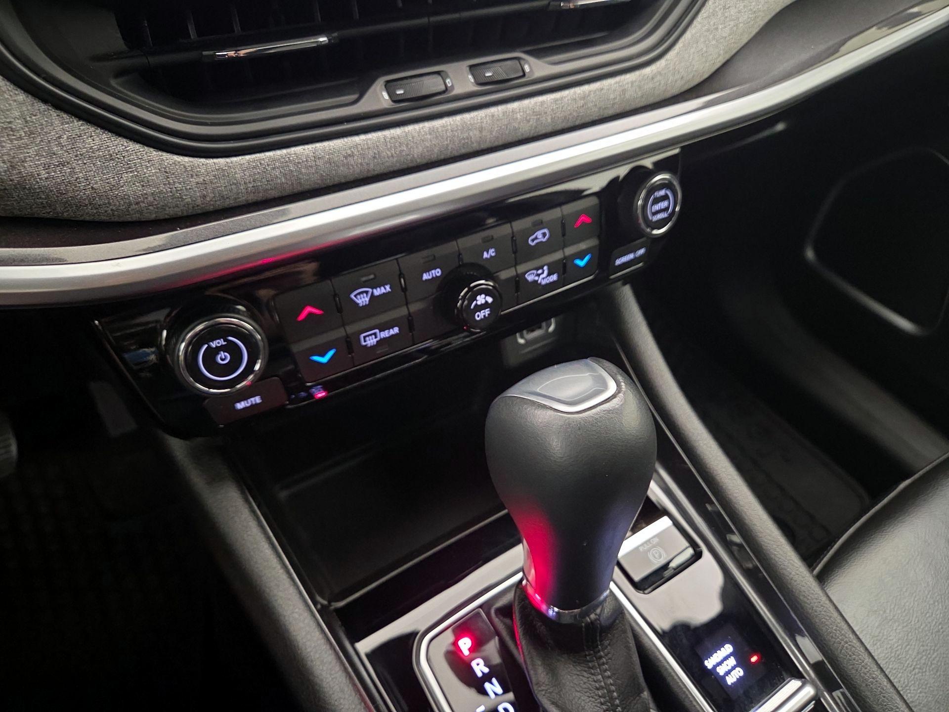 Thumbnail: 2023 Jeep Compass - 16