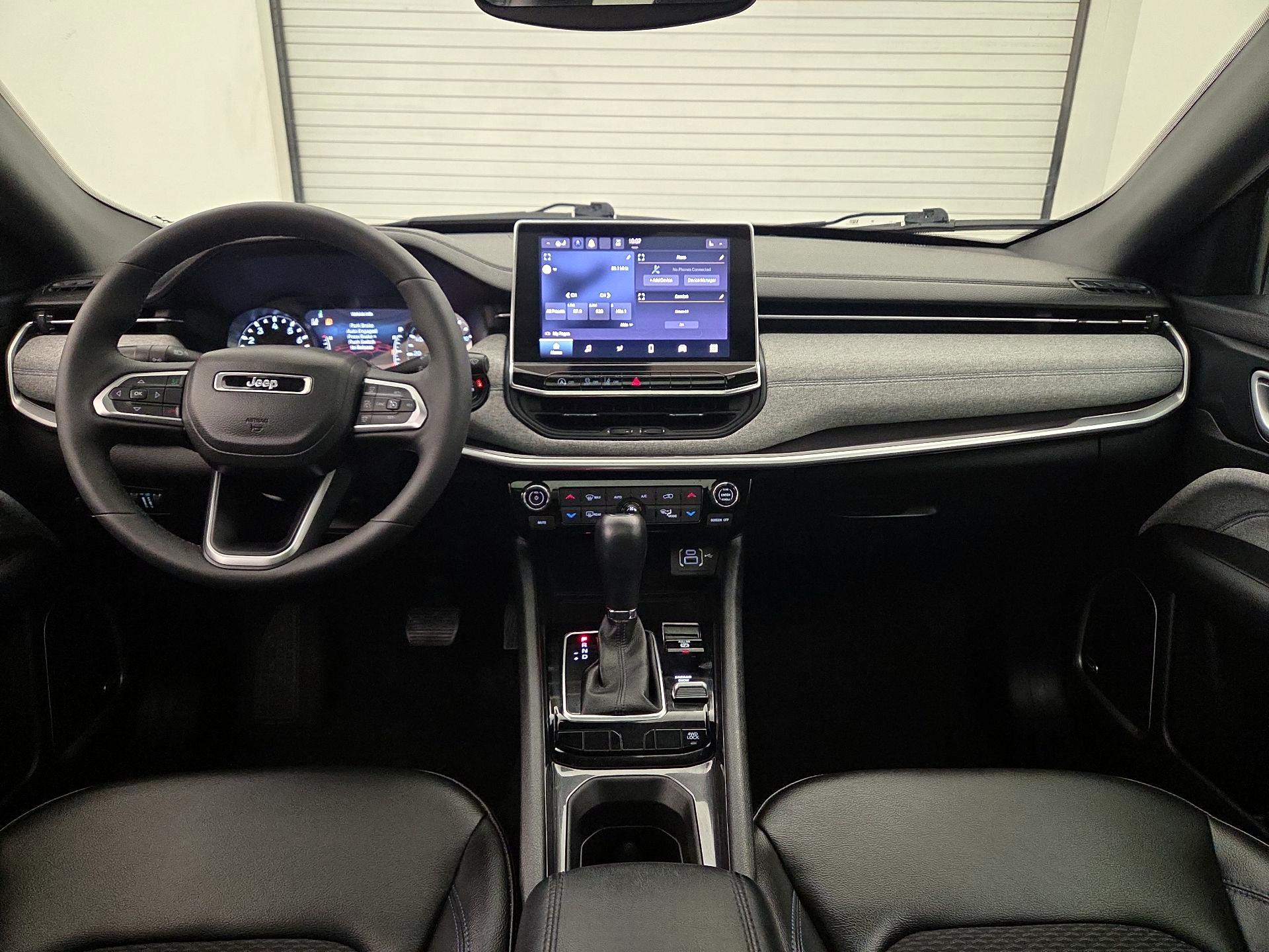 Thumbnail: 2023 Jeep Compass - 9