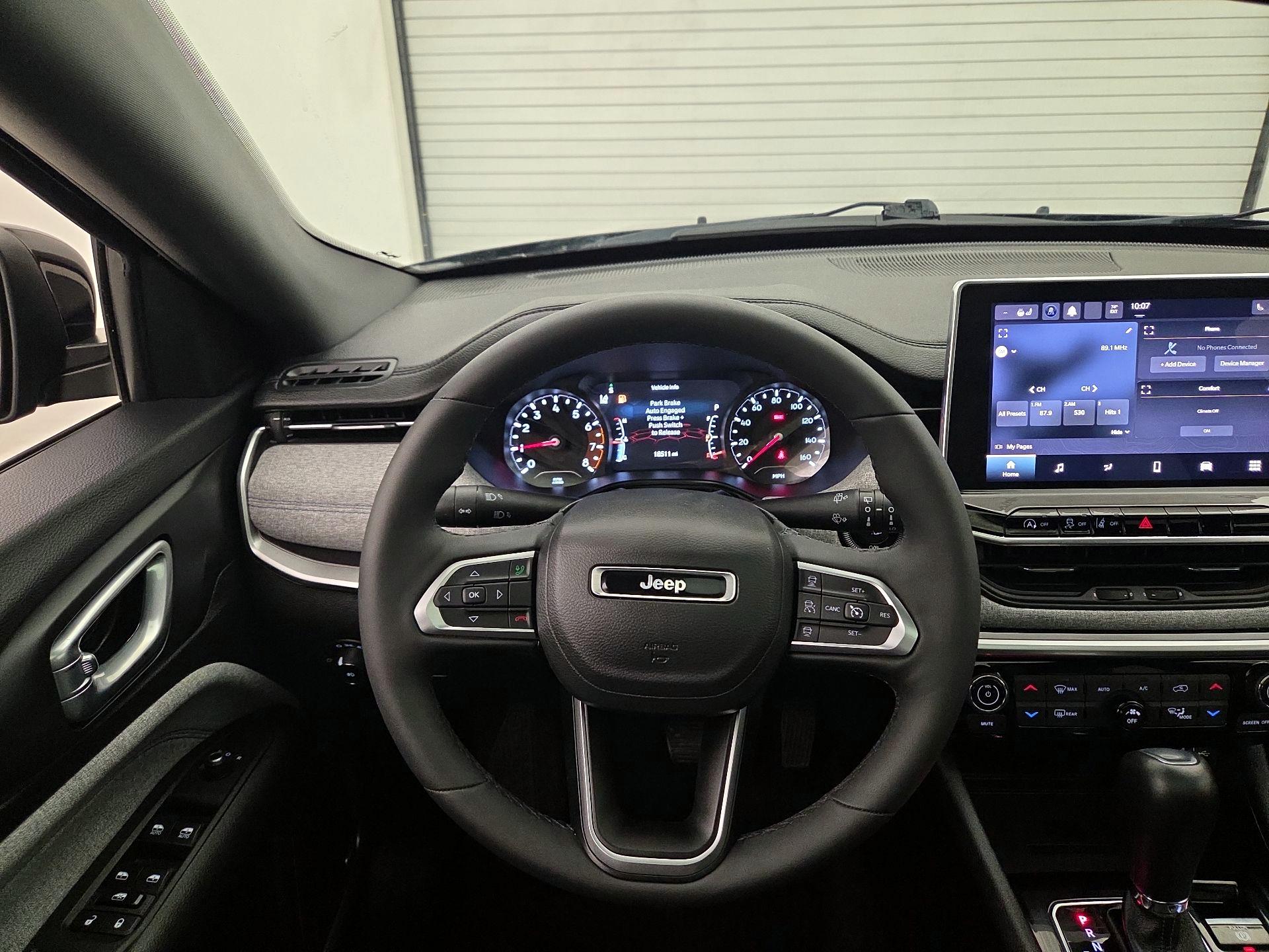 Thumbnail: 2023 Jeep Compass - 10