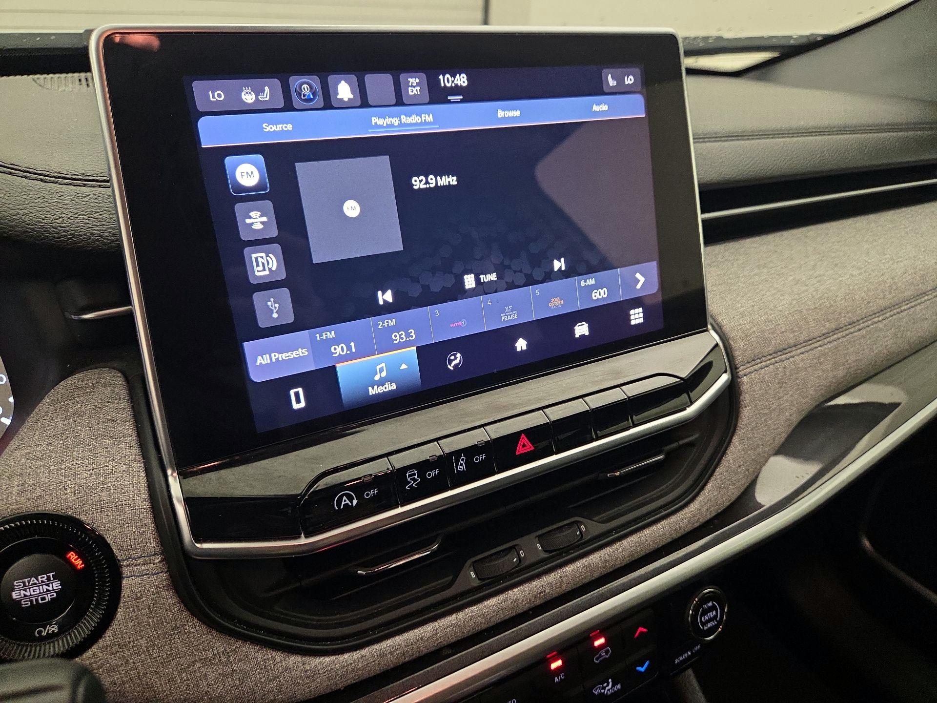 Thumbnail: 2023 Jeep Compass - 15