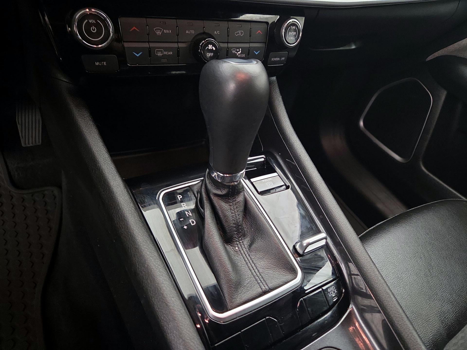 Thumbnail: 2023 Jeep Compass - 17