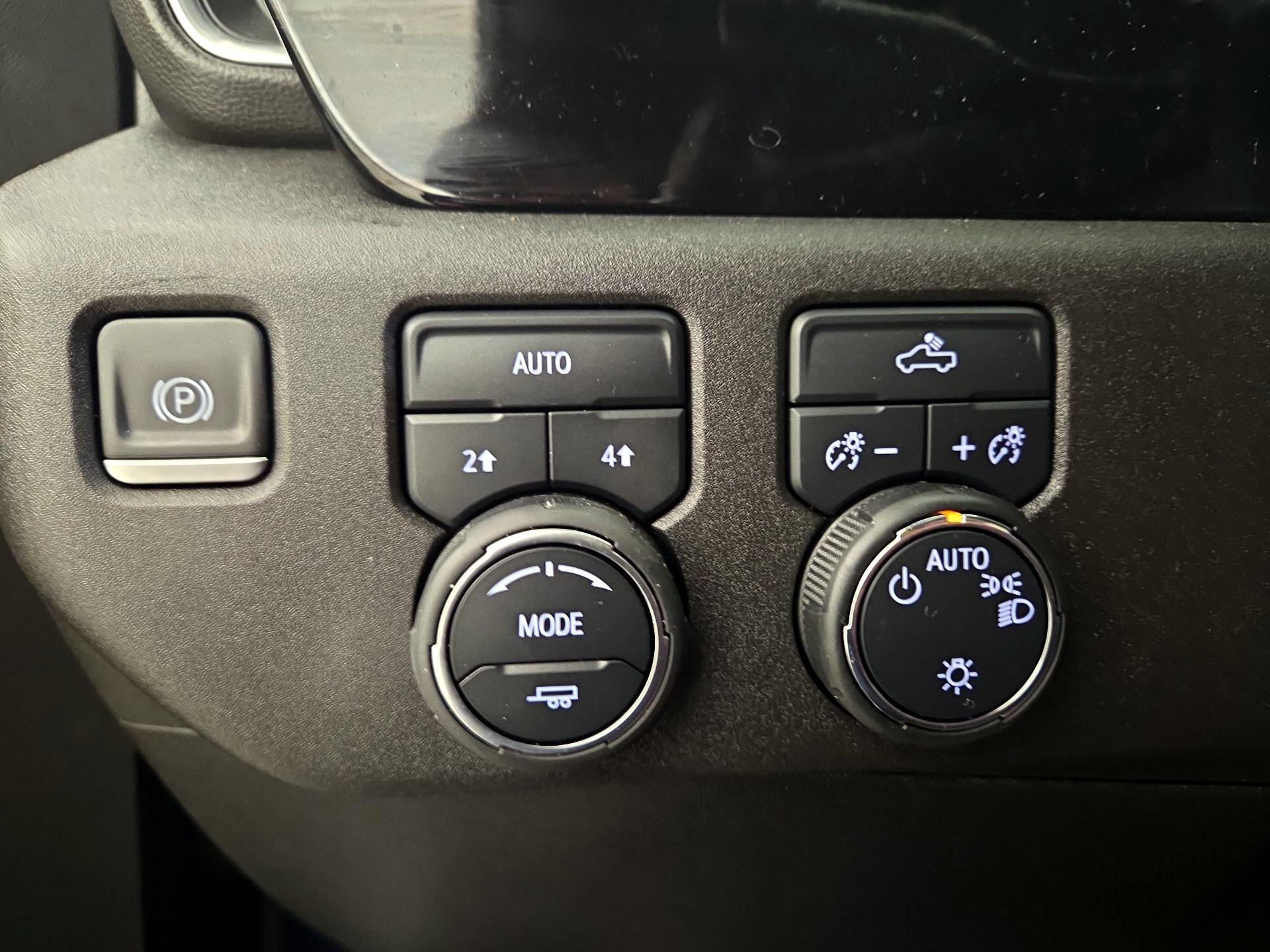 Thumbnail: 2022 Chevrolet Silverado 1500 - 13