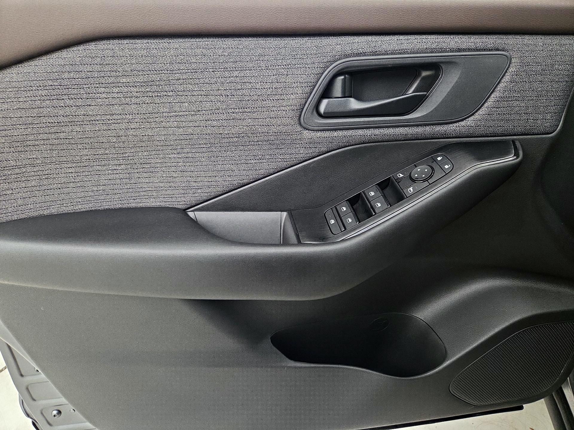 Thumbnail: 2023 Nissan Rogue - 12