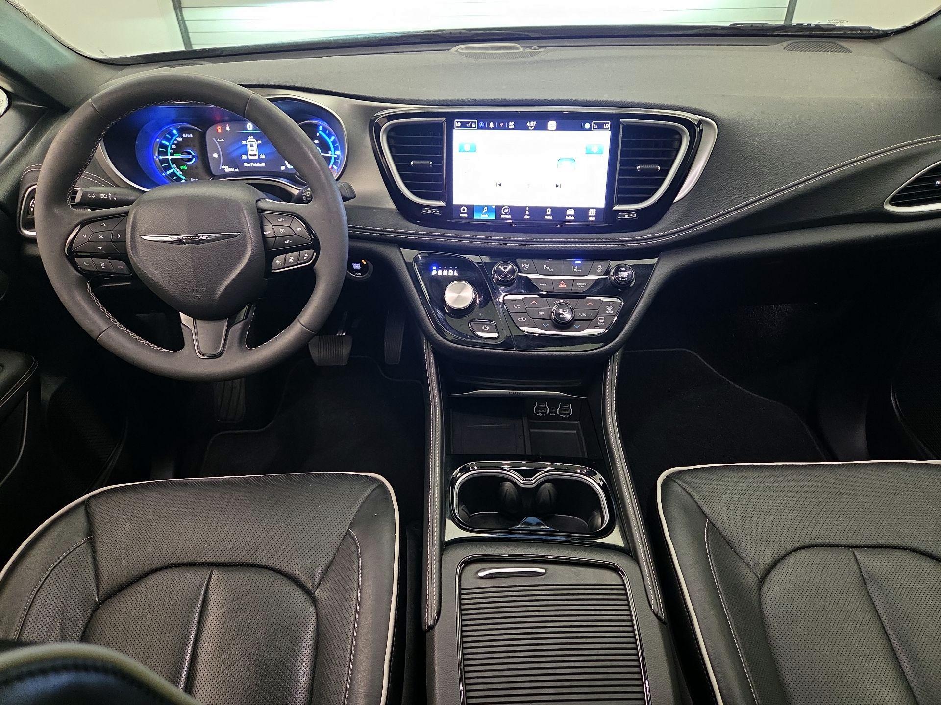 Thumbnail: 2023 Chrysler Pacifica - 9