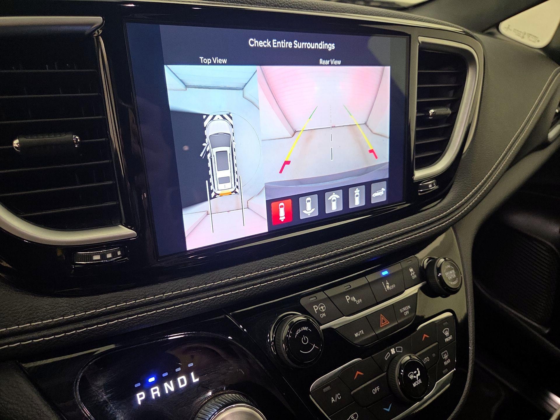 Thumbnail: 2023 Chrysler Pacifica - 14