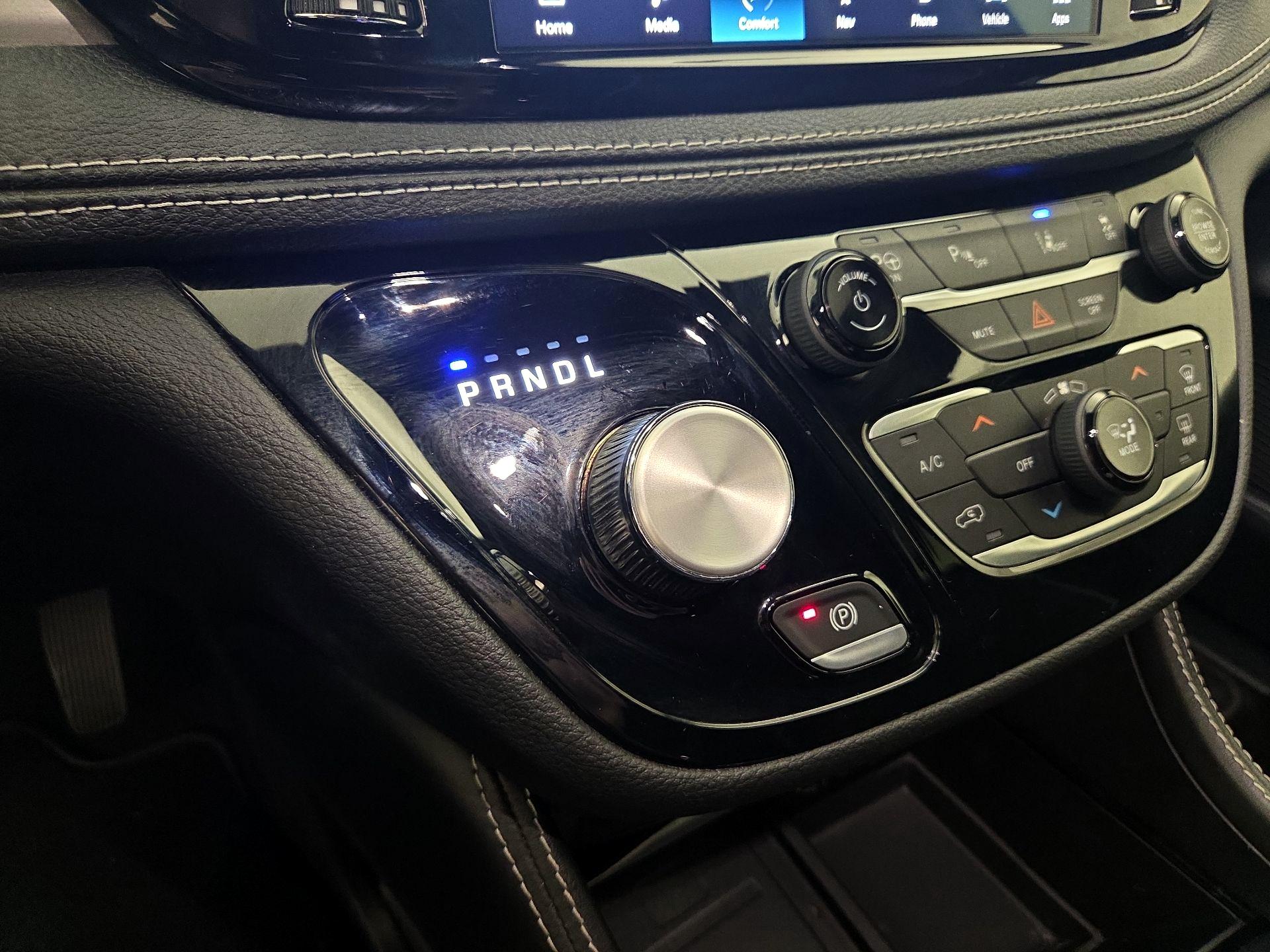 Thumbnail: 2023 Chrysler Pacifica - 17