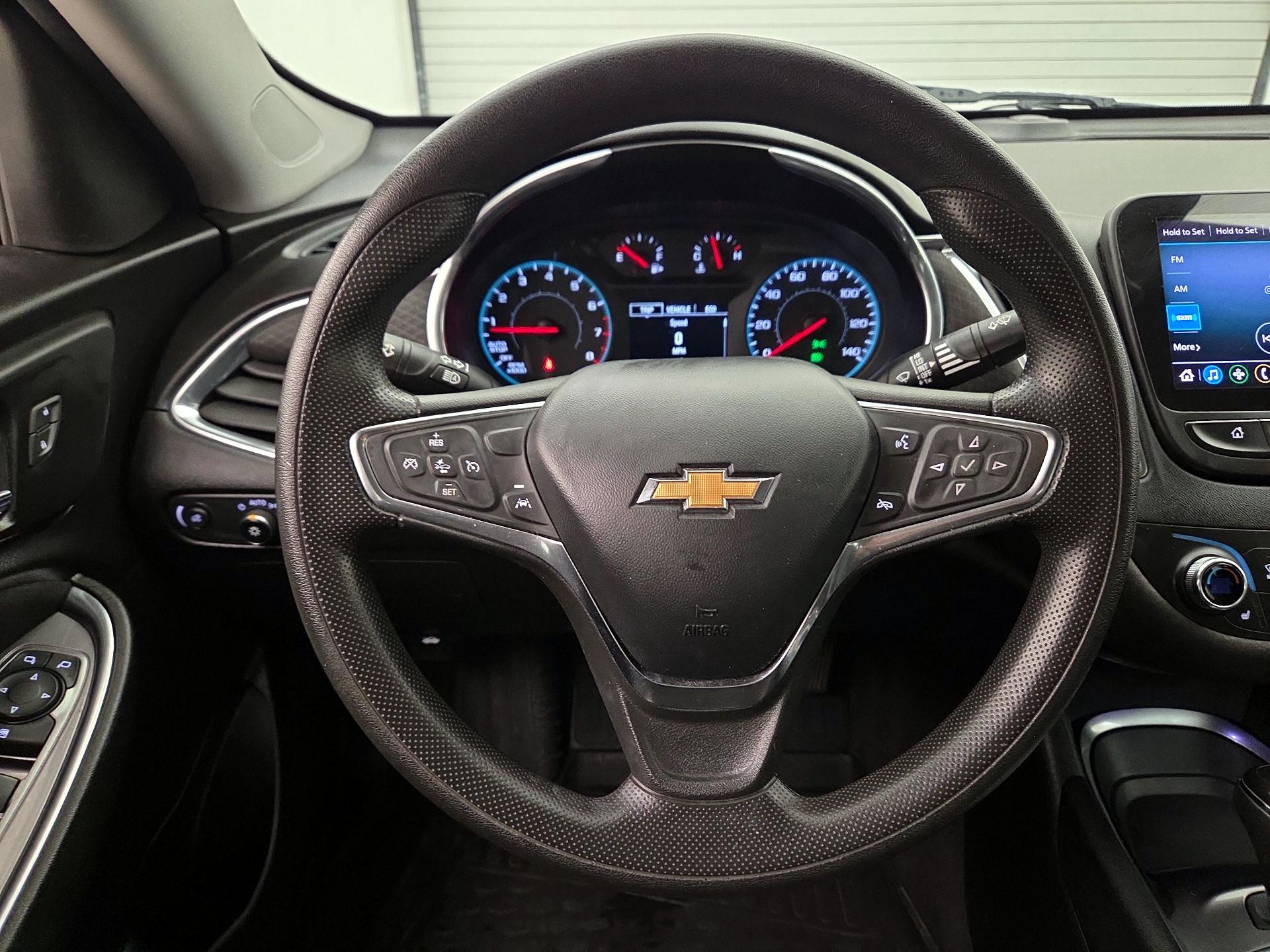 Thumbnail: 2020 Chevrolet Malibu - 10