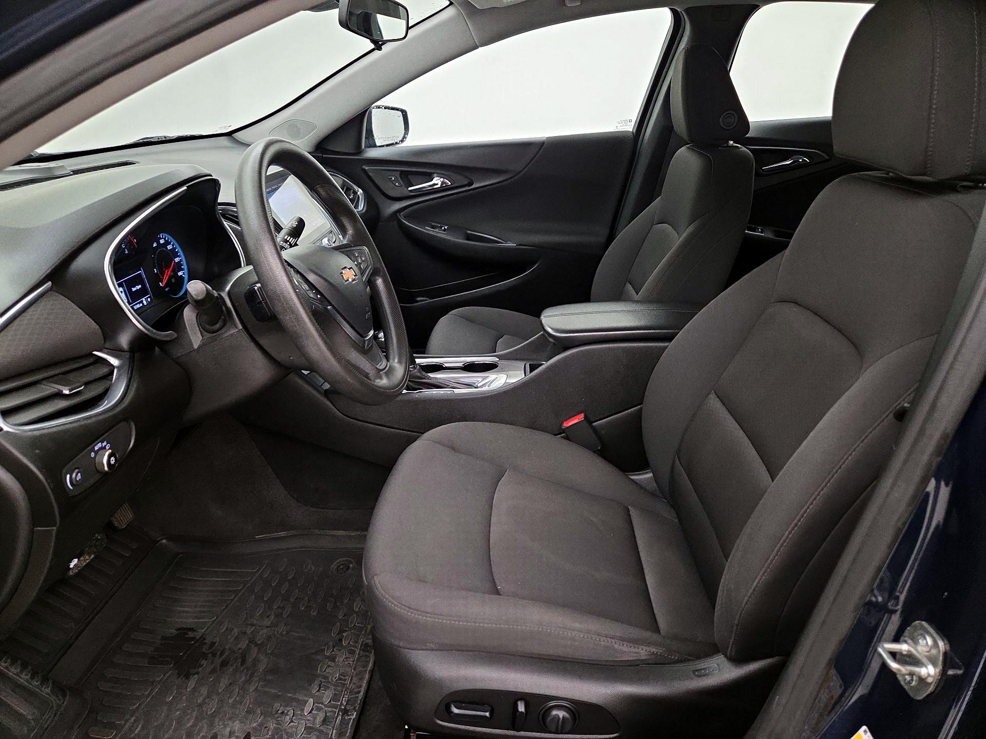 Thumbnail: 2020 Chevrolet Malibu - 11