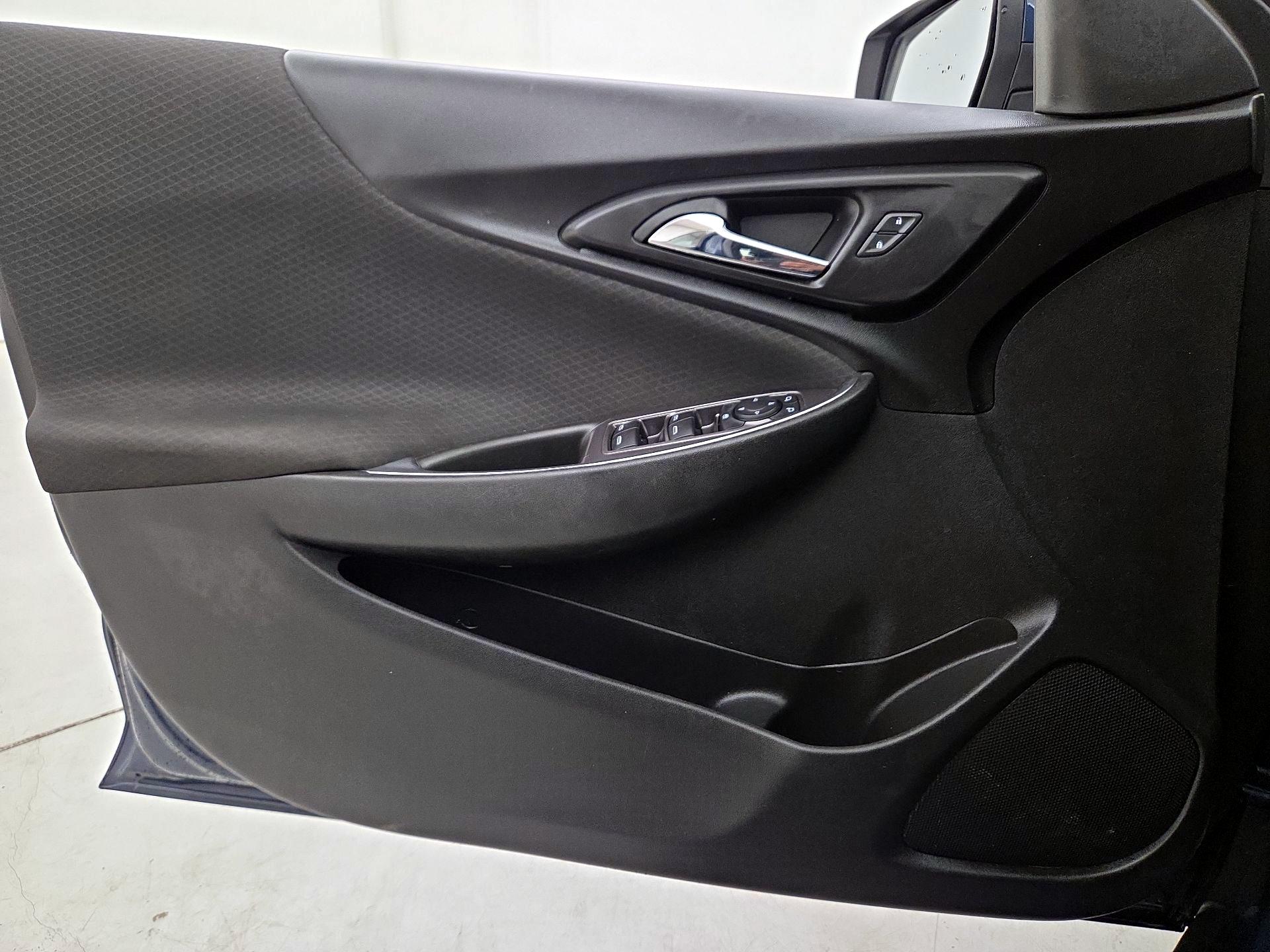 Thumbnail: 2020 Chevrolet Malibu - 12