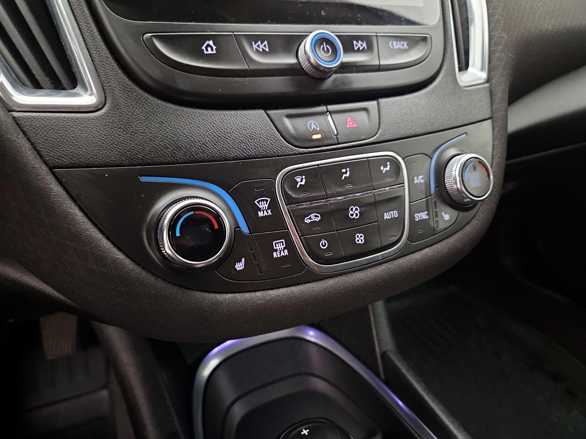 Thumbnail: 2020 Chevrolet Malibu - 16