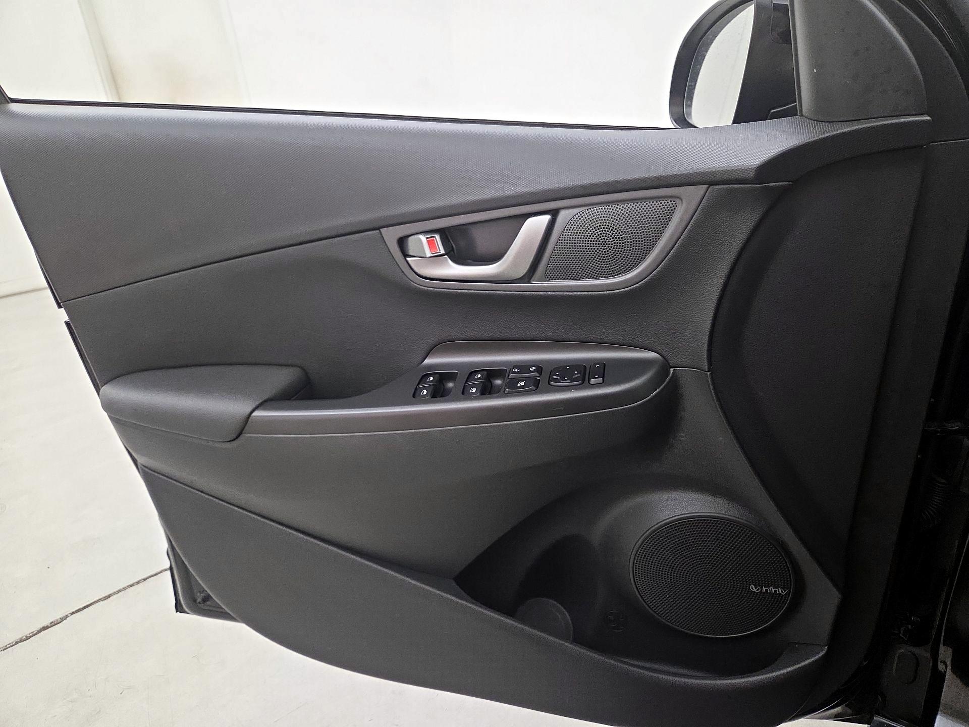 Thumbnail: 2020 Hyundai Kona - 12