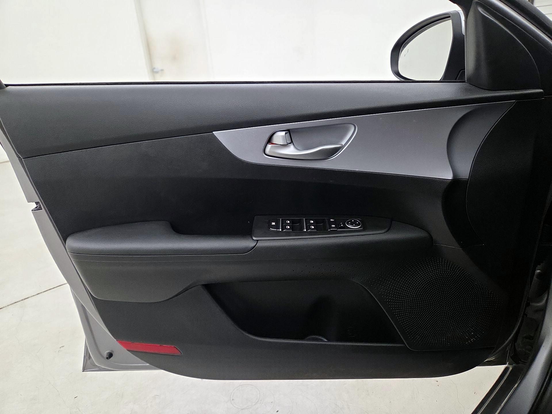 Thumbnail: 2023 Kia Forte - 12