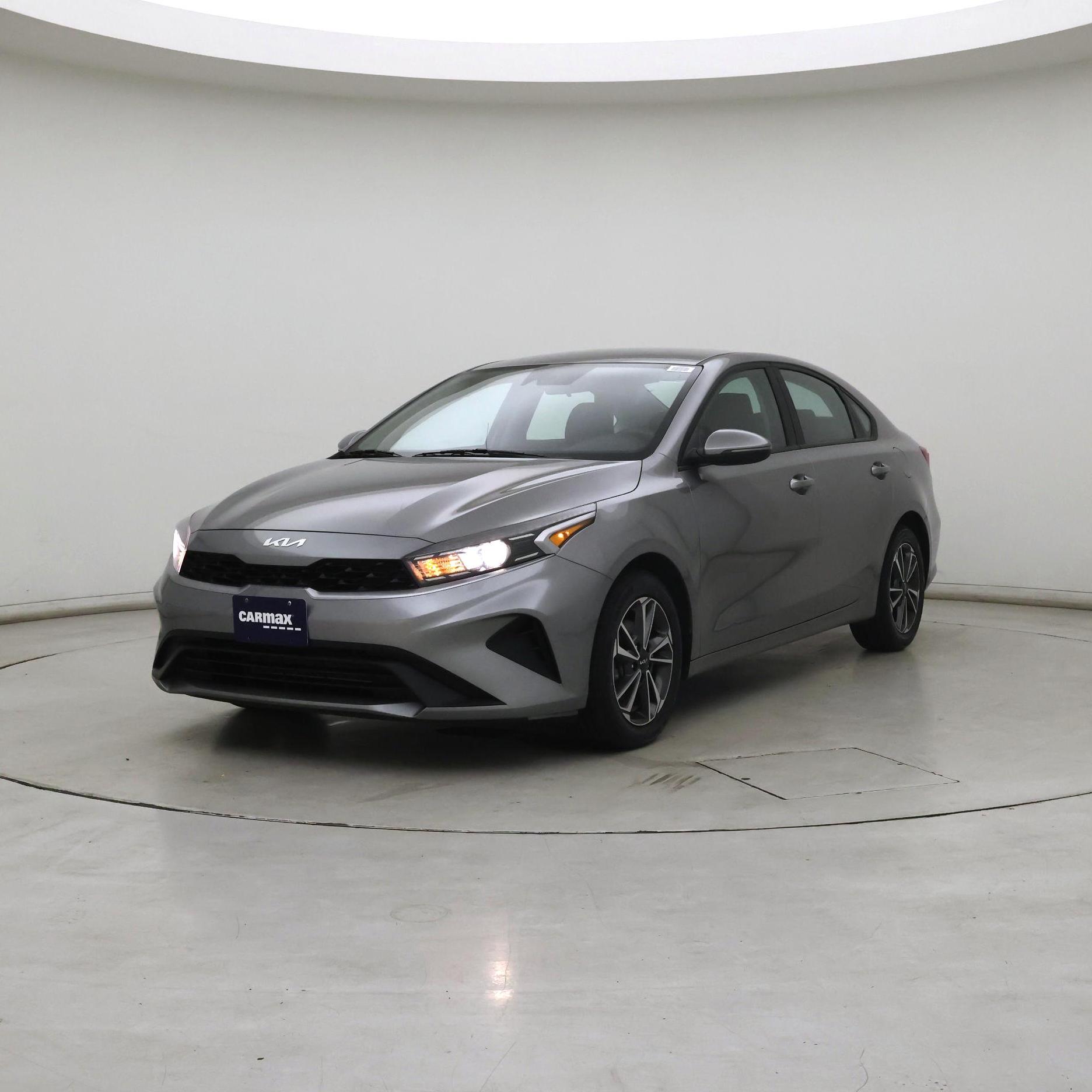 Thumbnail: 2023 Kia Forte - 4