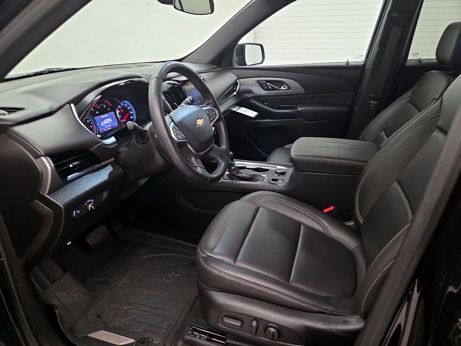 Thumbnail: 2023 Chevrolet Traverse - 11