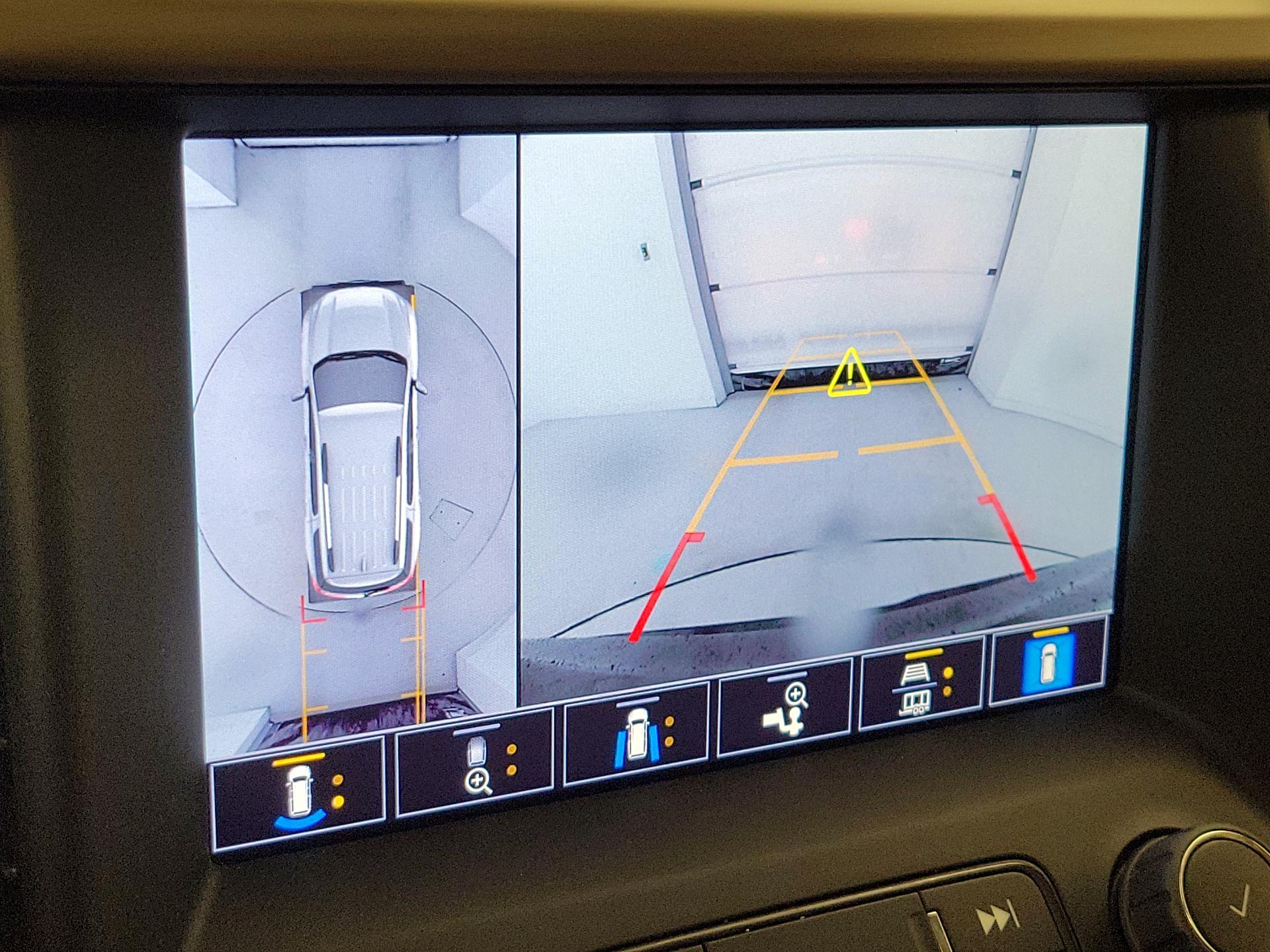 Thumbnail: 2023 GMC Acadia - 14