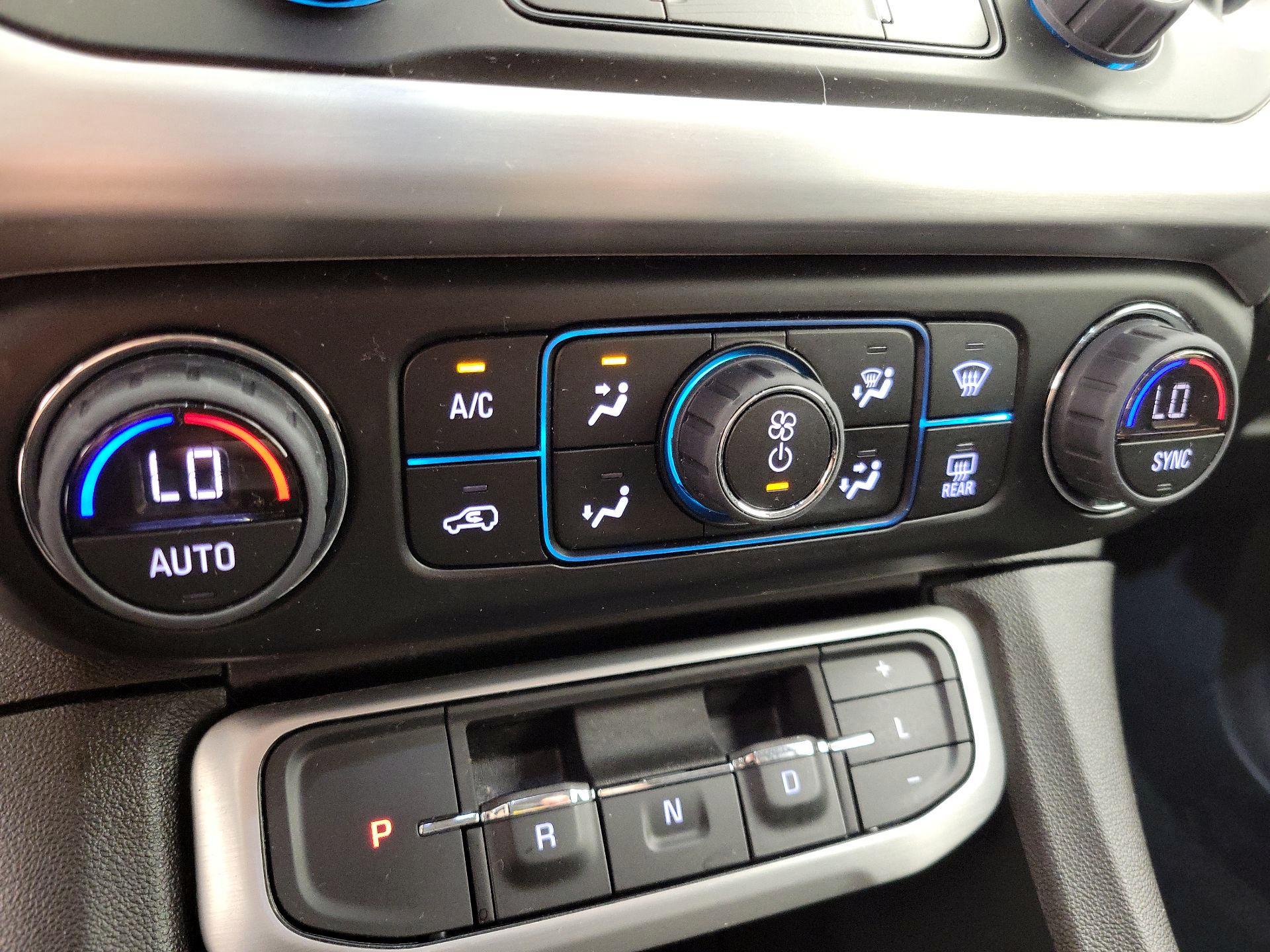 Thumbnail: 2023 GMC Acadia - 17