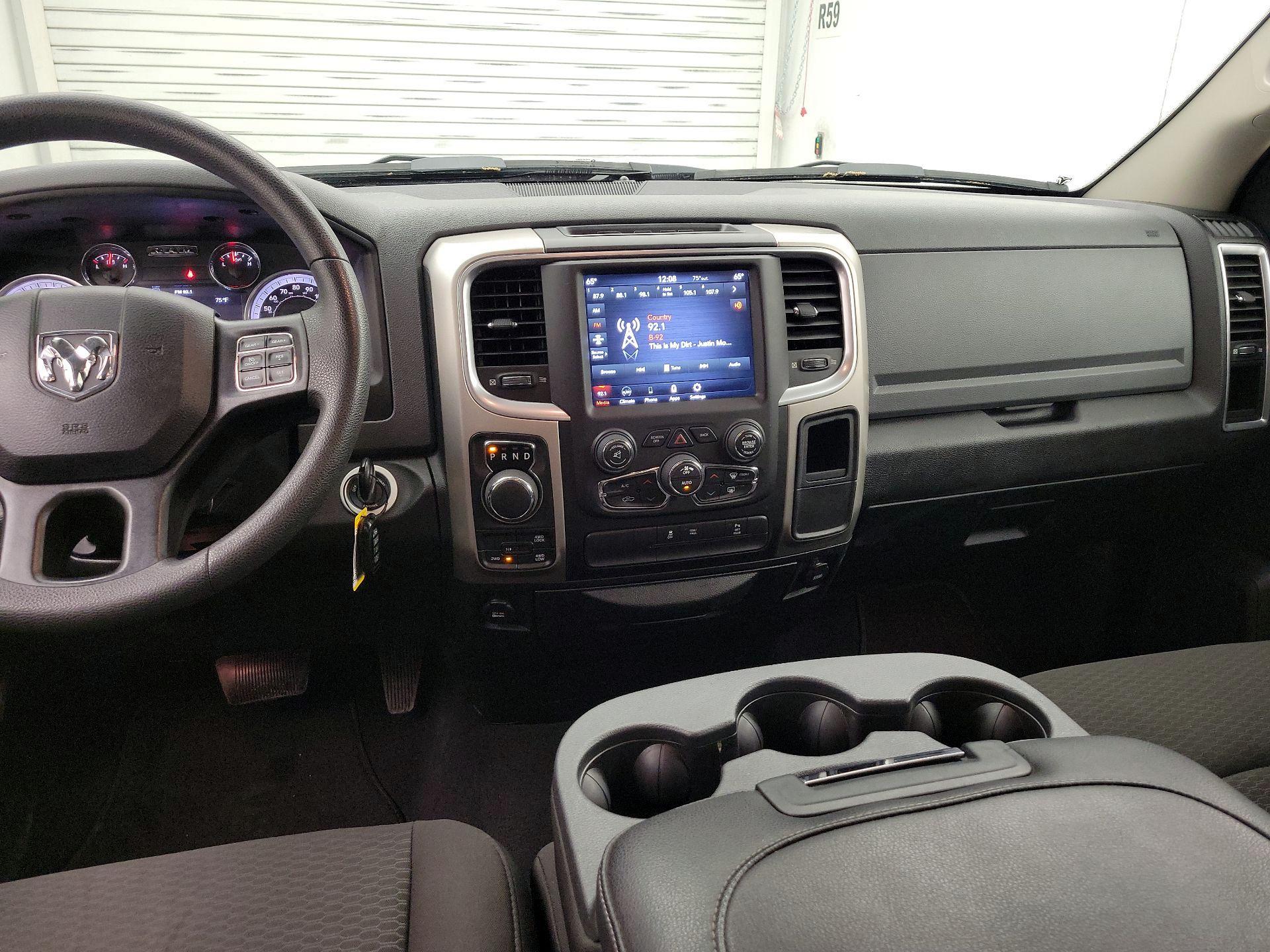 Thumbnail: 2020 RAM 1500 Classic - 9