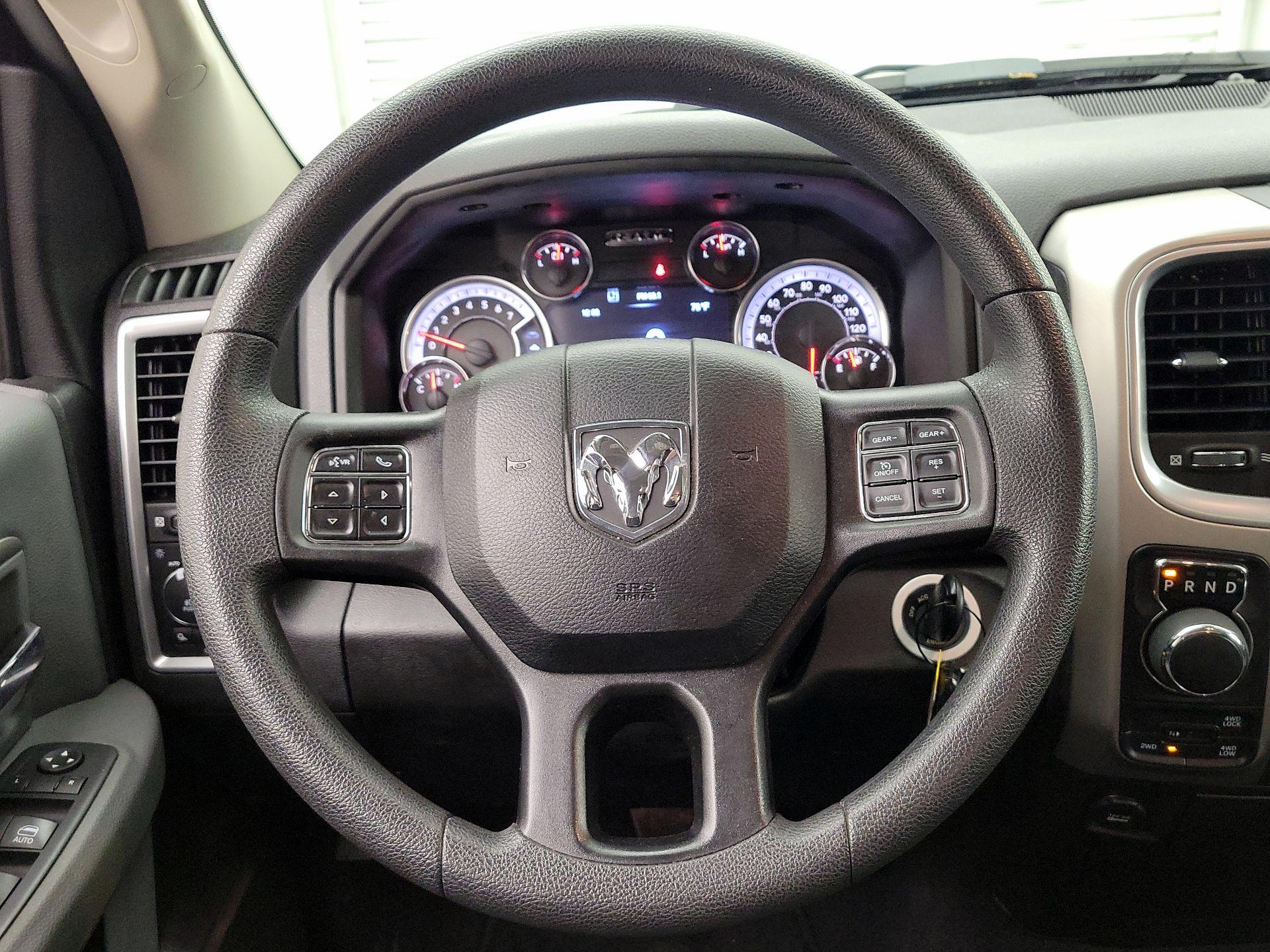 Thumbnail: 2020 RAM 1500 Classic - 10