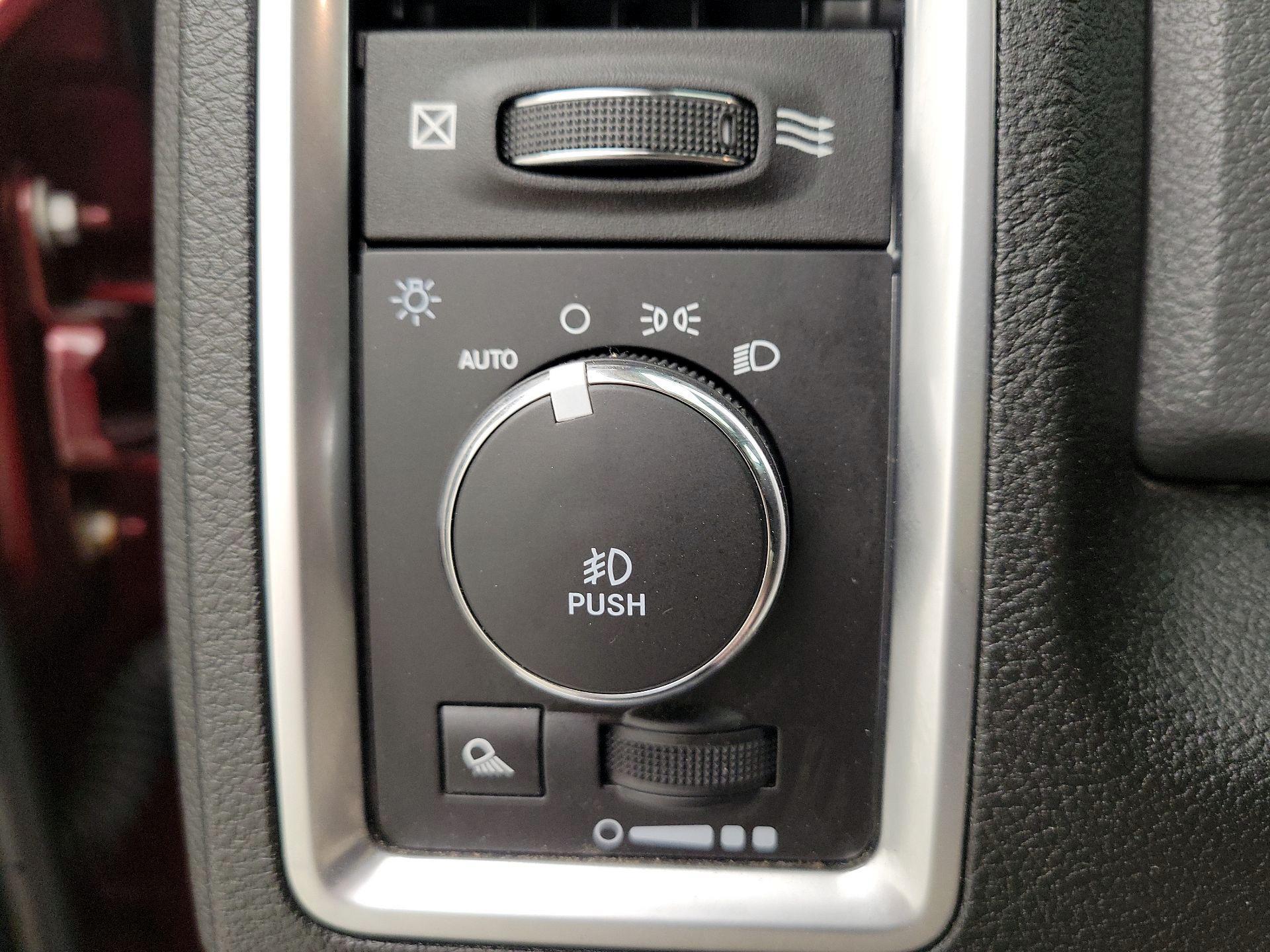 Thumbnail: 2020 RAM 1500 Classic - 13