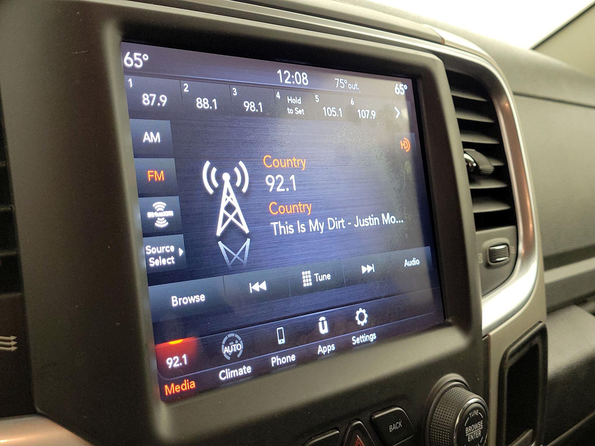 Thumbnail: 2020 RAM 1500 Classic - 15