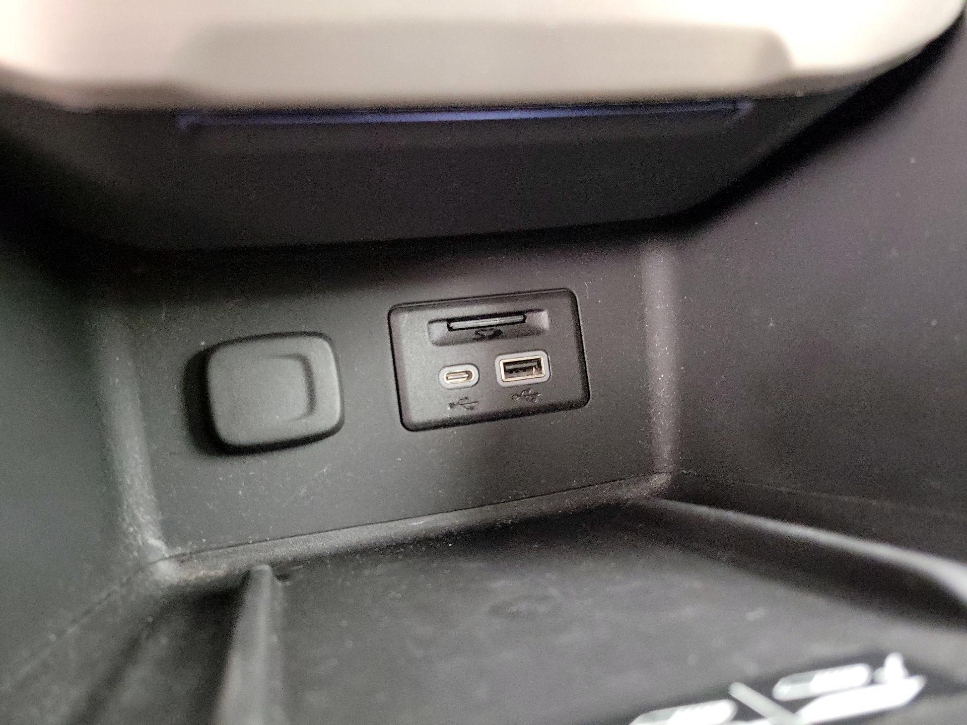 Thumbnail: 2023 GMC Acadia - 19