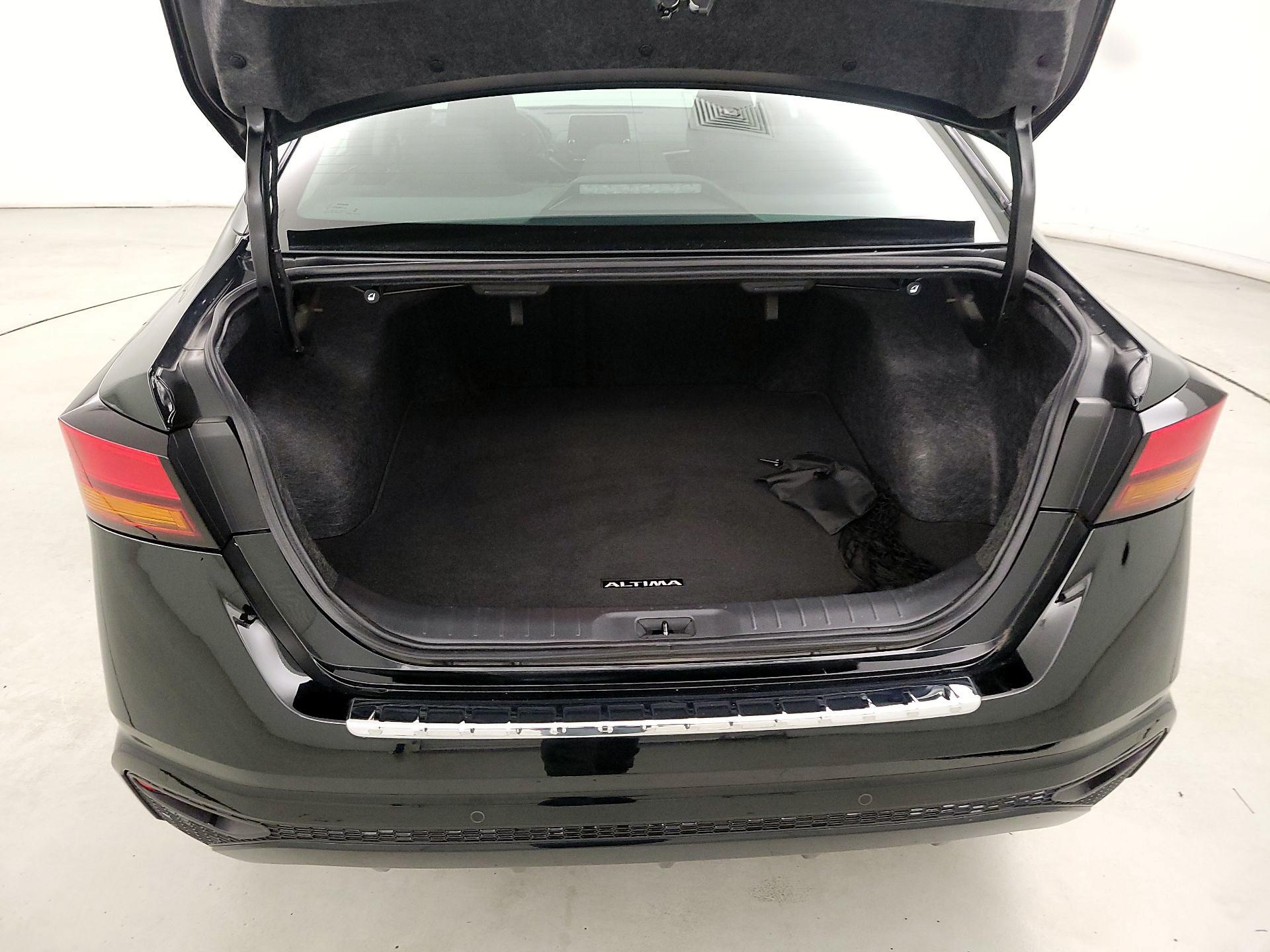 Thumbnail: 2023 Nissan Altima - 20