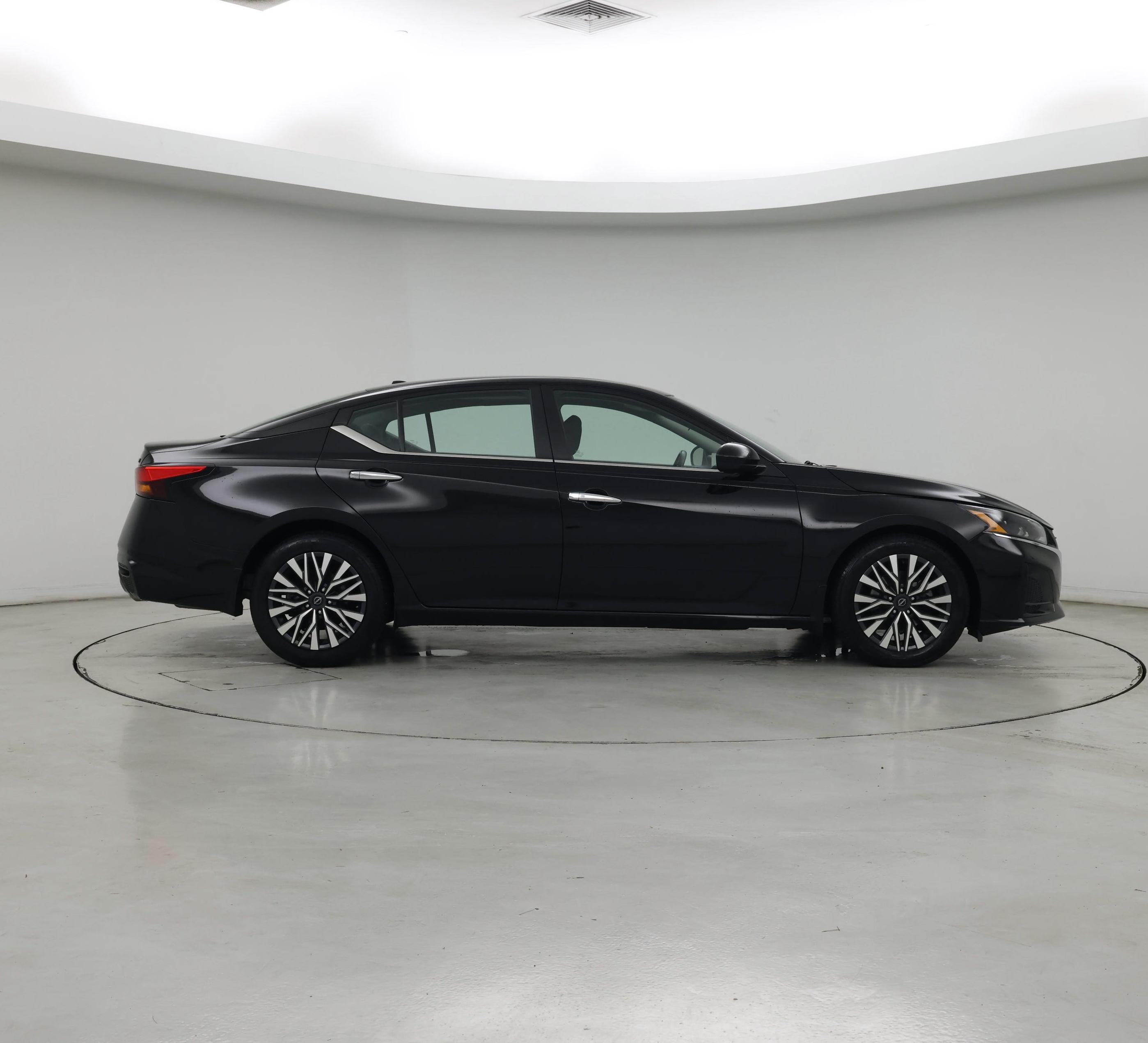 Thumbnail: 2023 Nissan Altima - 7