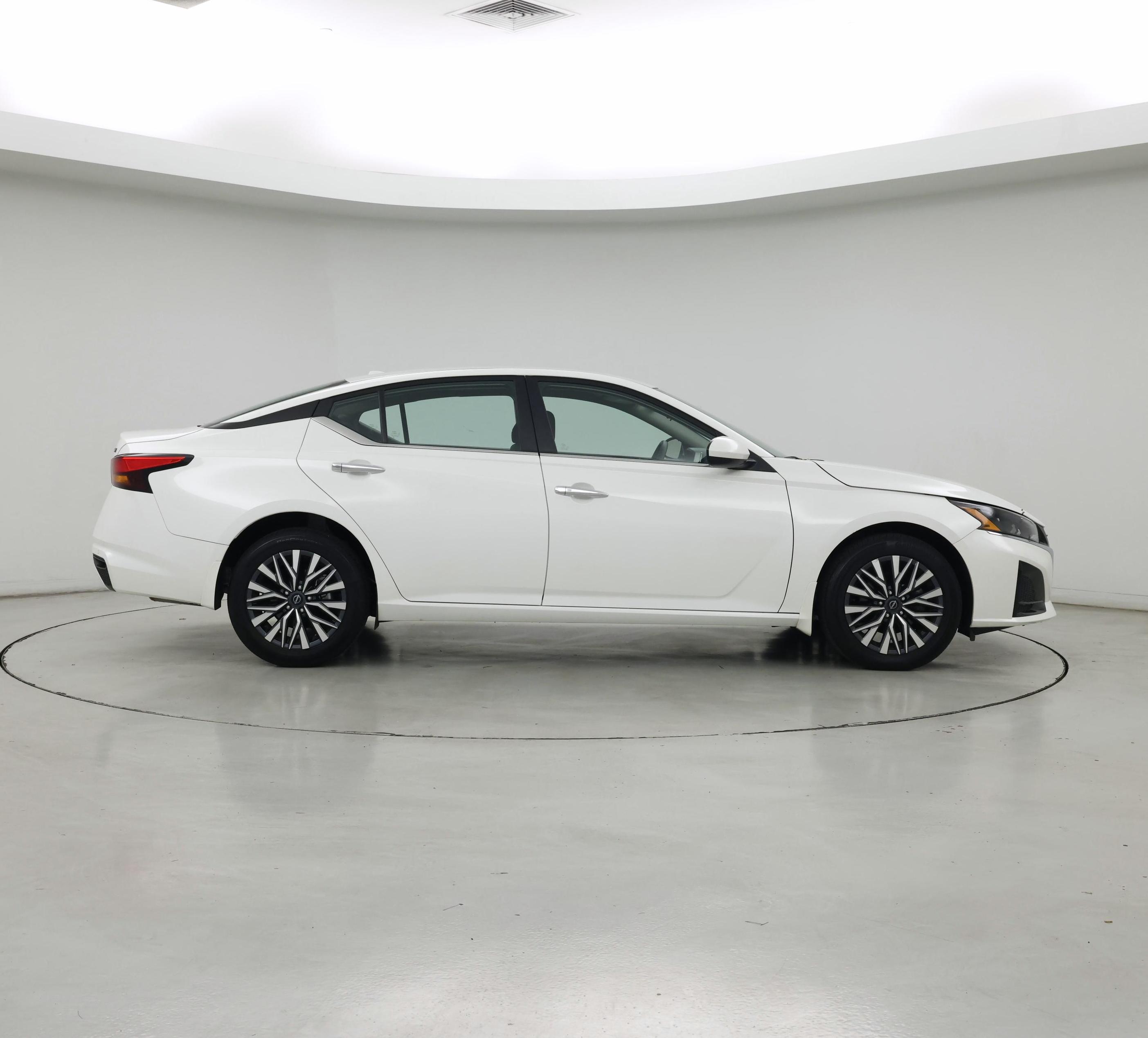 Thumbnail: 2023 Nissan Altima - 7