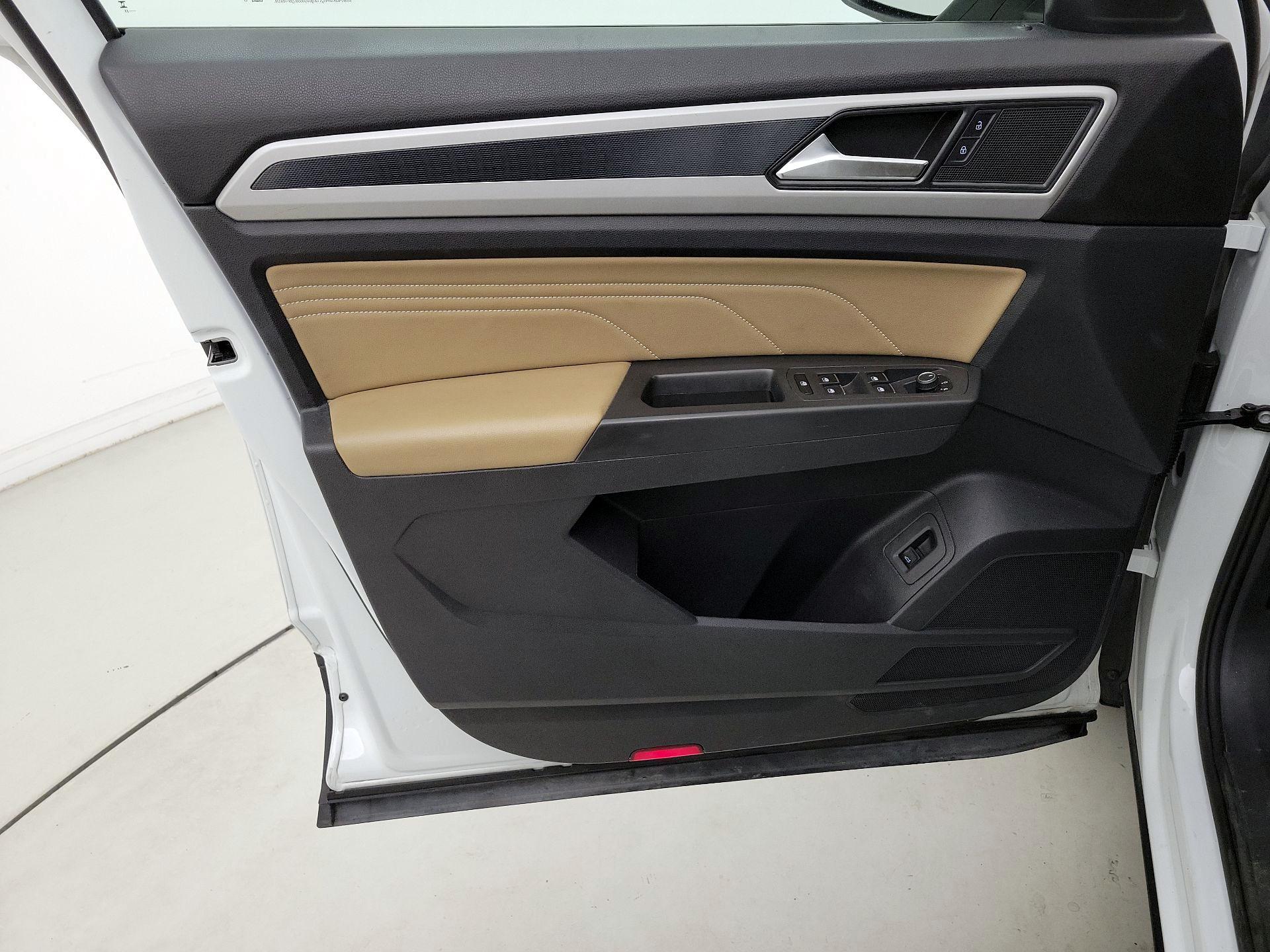 Thumbnail: 2023 Volkswagen Atlas - 12