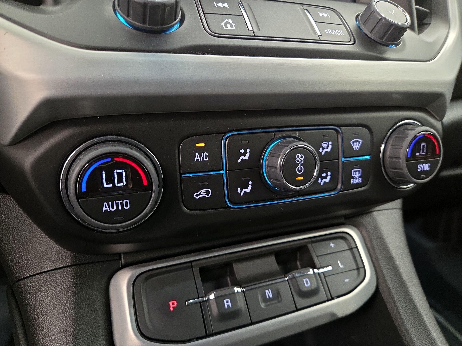 Thumbnail: 2023 GMC Acadia - 17