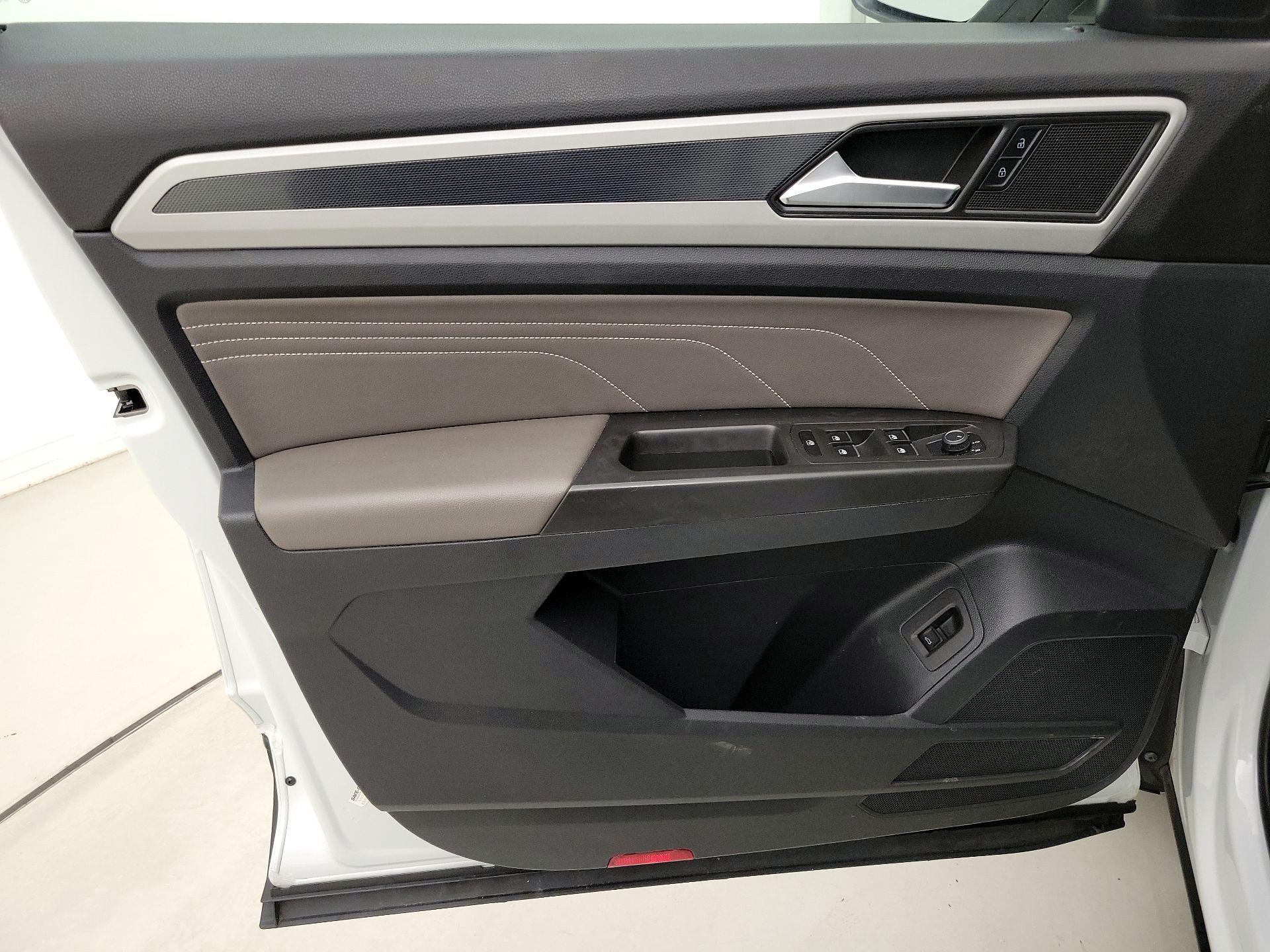 Thumbnail: 2022 Volkswagen Atlas - 12